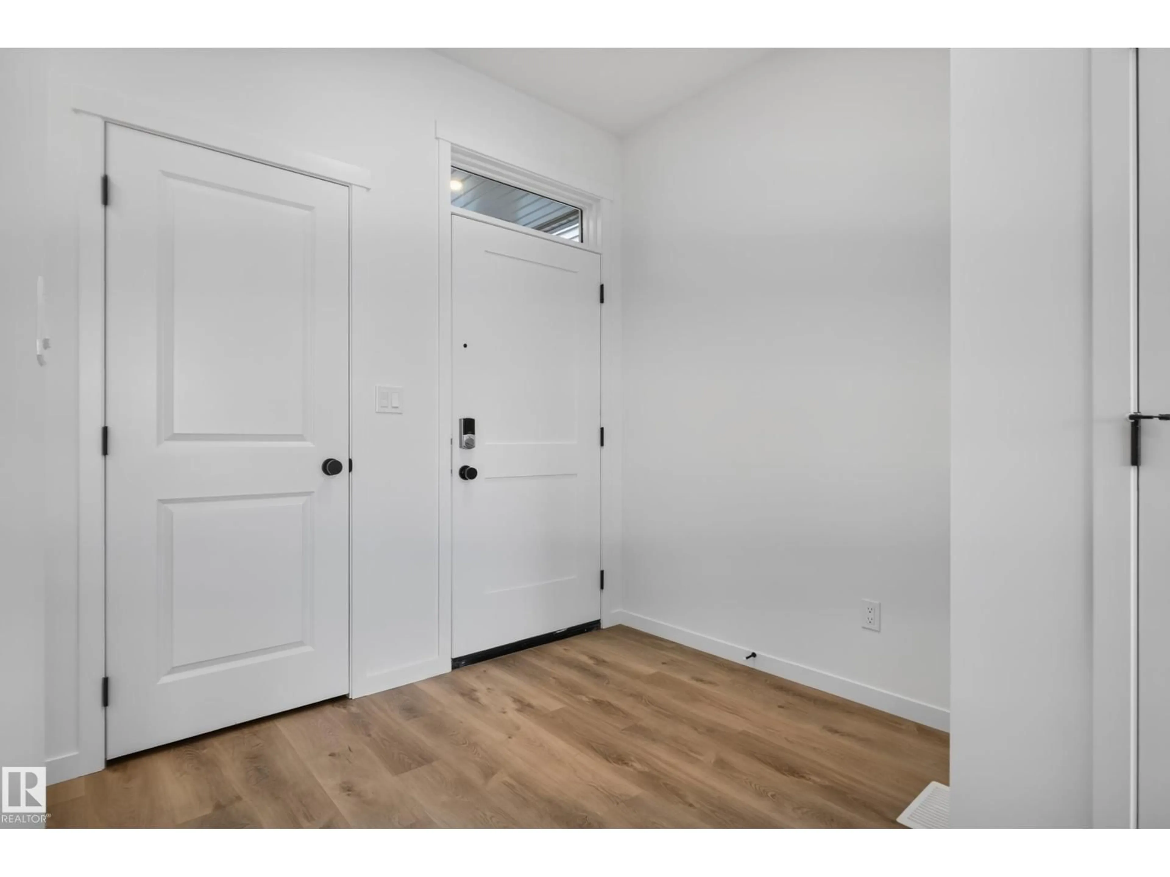Indoor entryway for 7009 50A AV, Beaumont Alberta T4X2Z3
