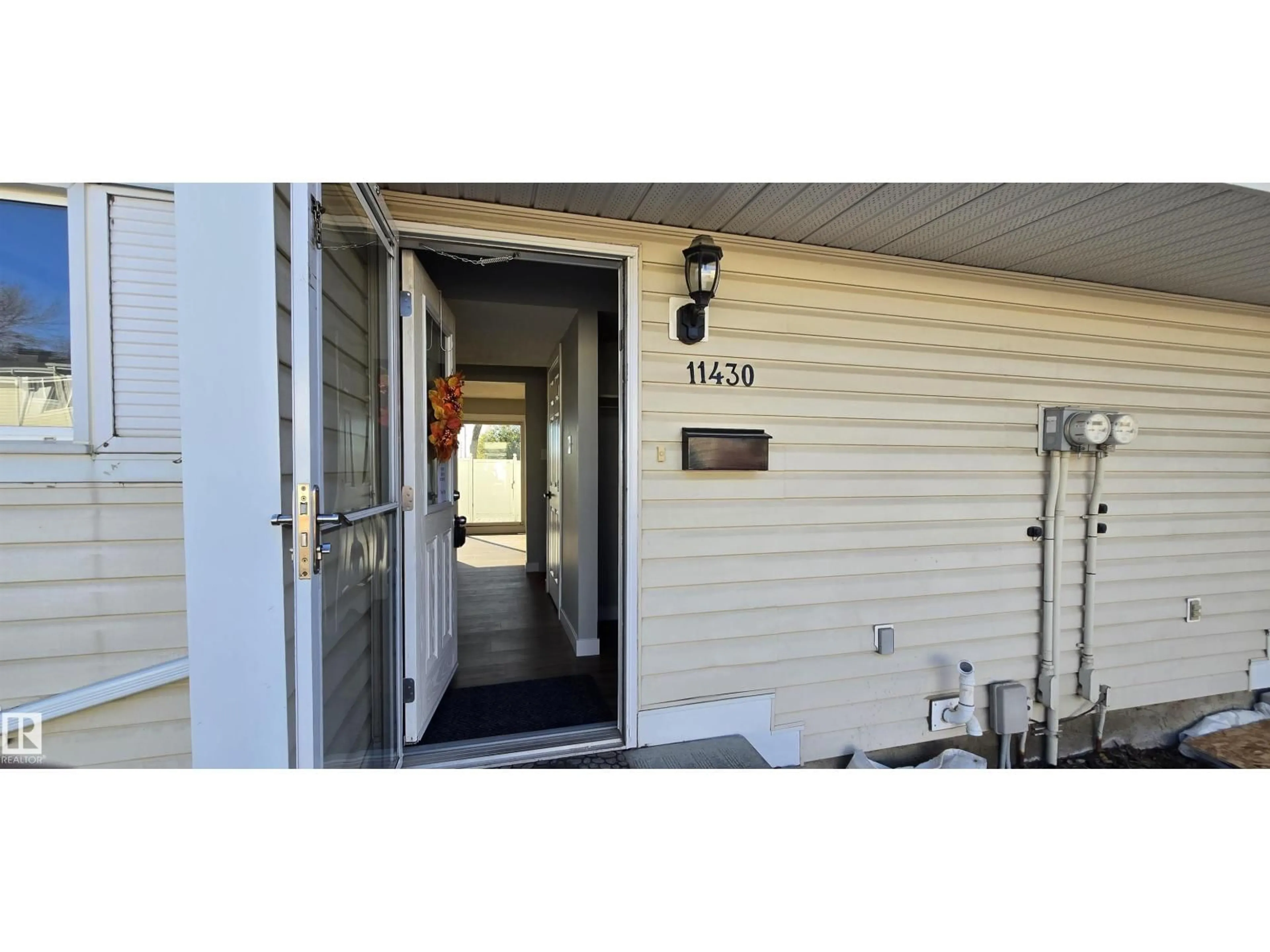 Unknown for 11430 139 AV, Edmonton Alberta T5X3L4