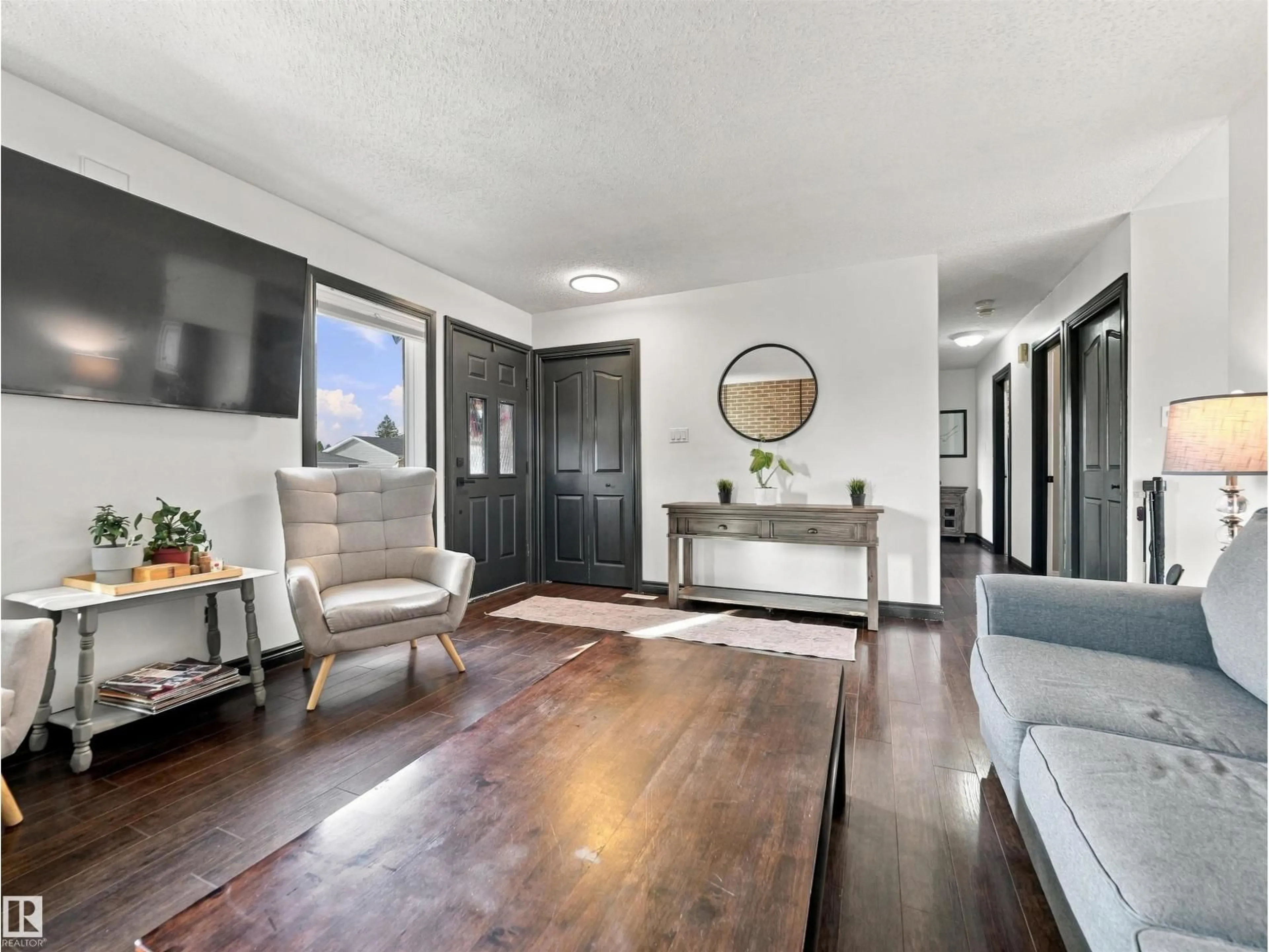 Indoor entryway for 16107 101 ST, Edmonton Alberta T5X5A3