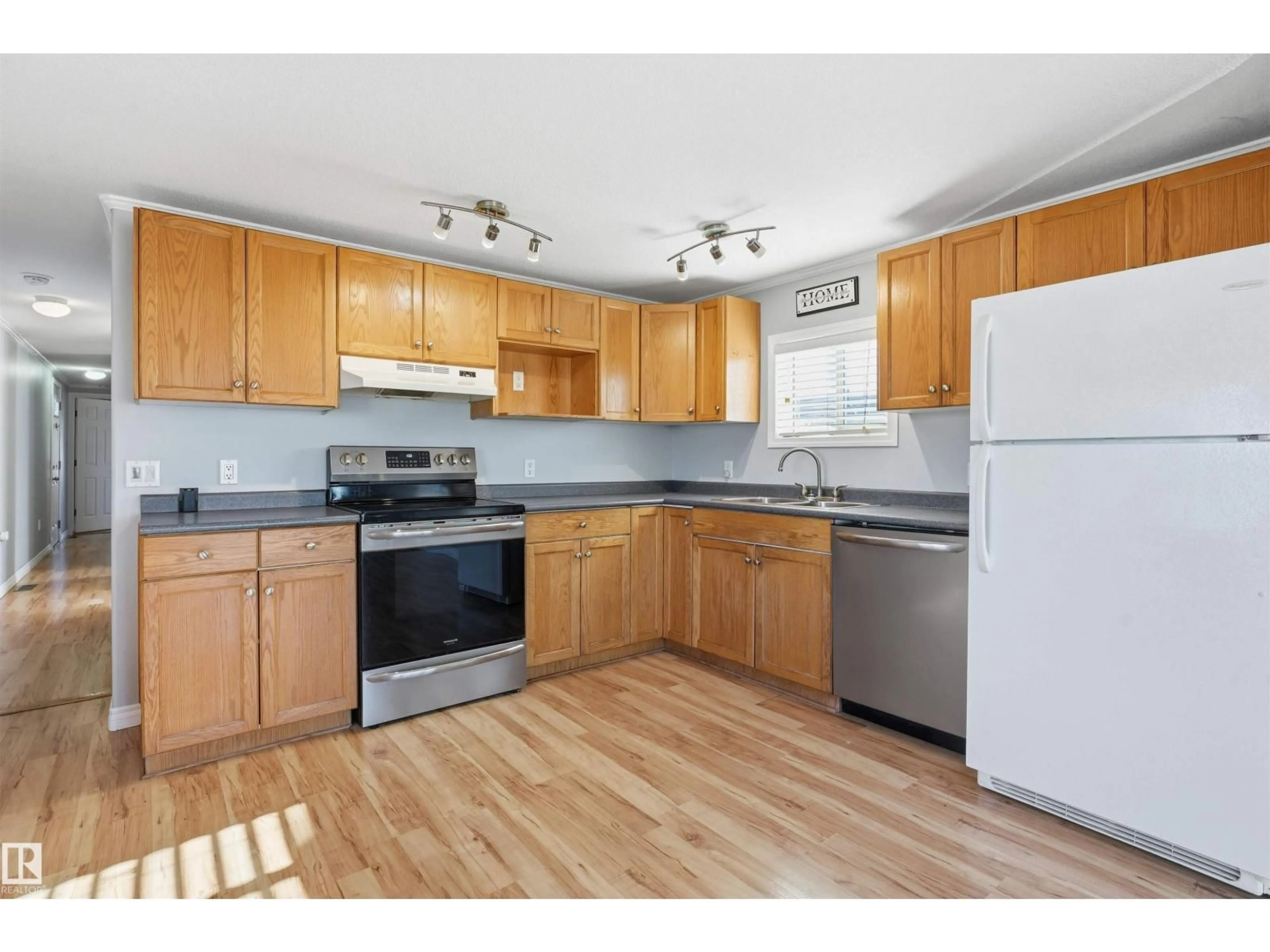 Standard kitchen, wood/laminate floor for 10770 - 2626 WINTERBURN RD, Edmonton Alberta T5S1T7