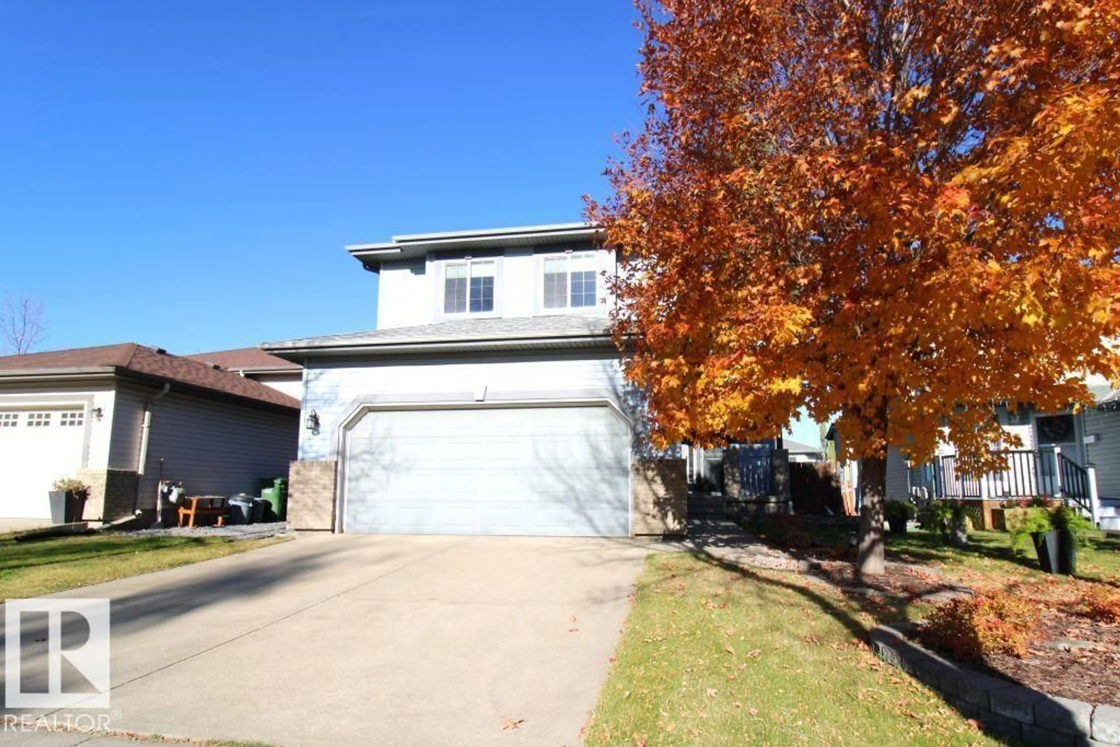Home with vinyl exterior material, street for 13 DARTMOUTH CR, St. Albert Alberta T8N6S4