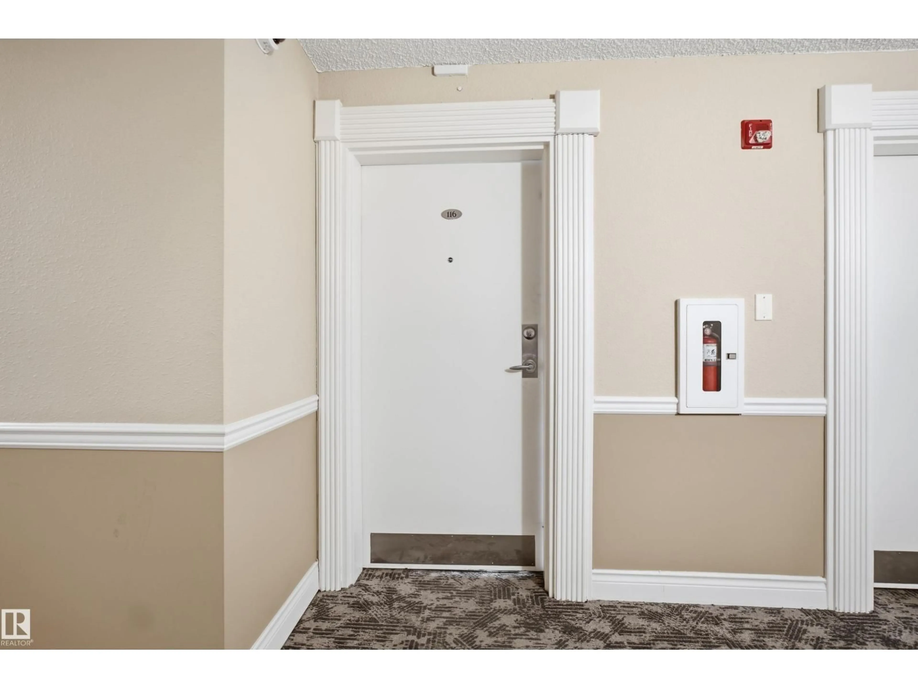 Indoor foyer for 116 12838 65 ST NW, Edmonton Alberta T5A5H3