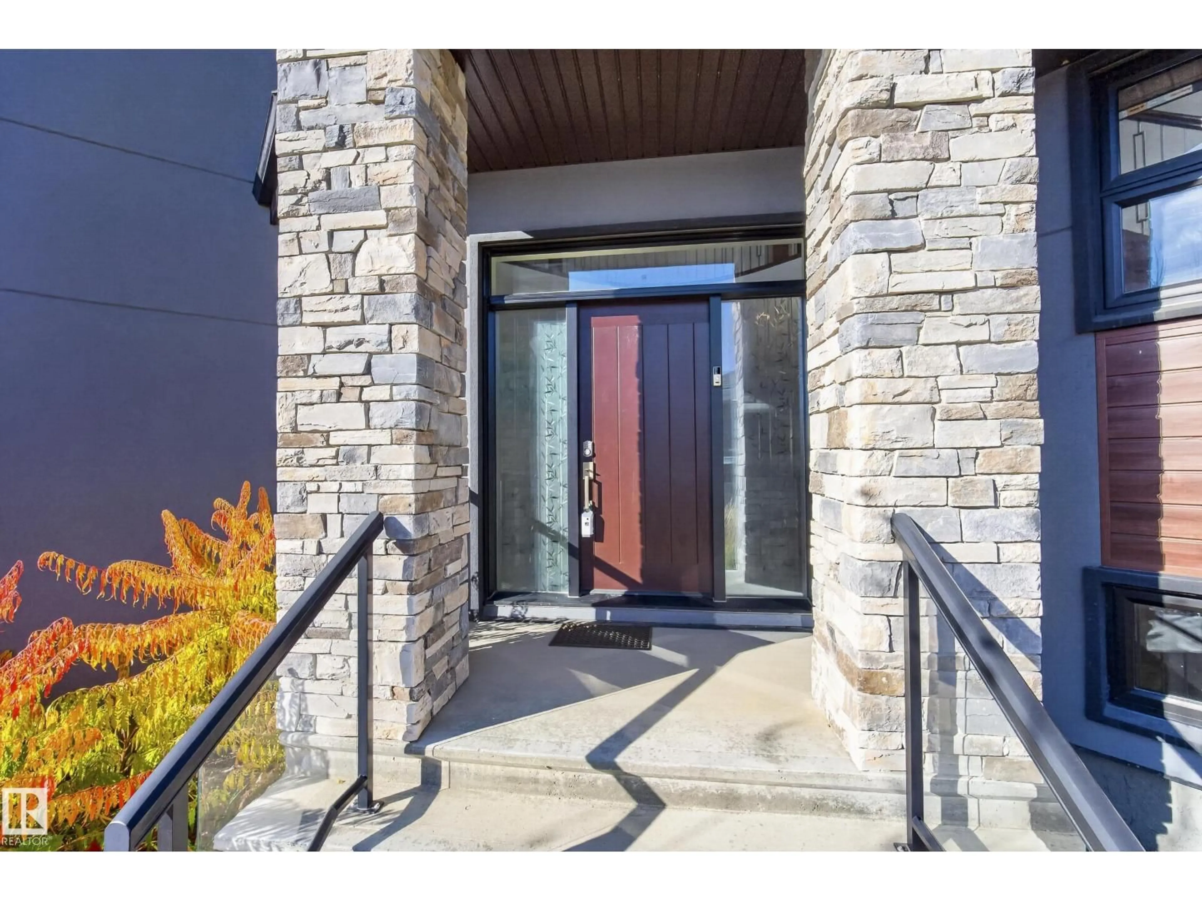 Indoor entryway for 10 LEGACY, St. Albert Alberta T8N7R2