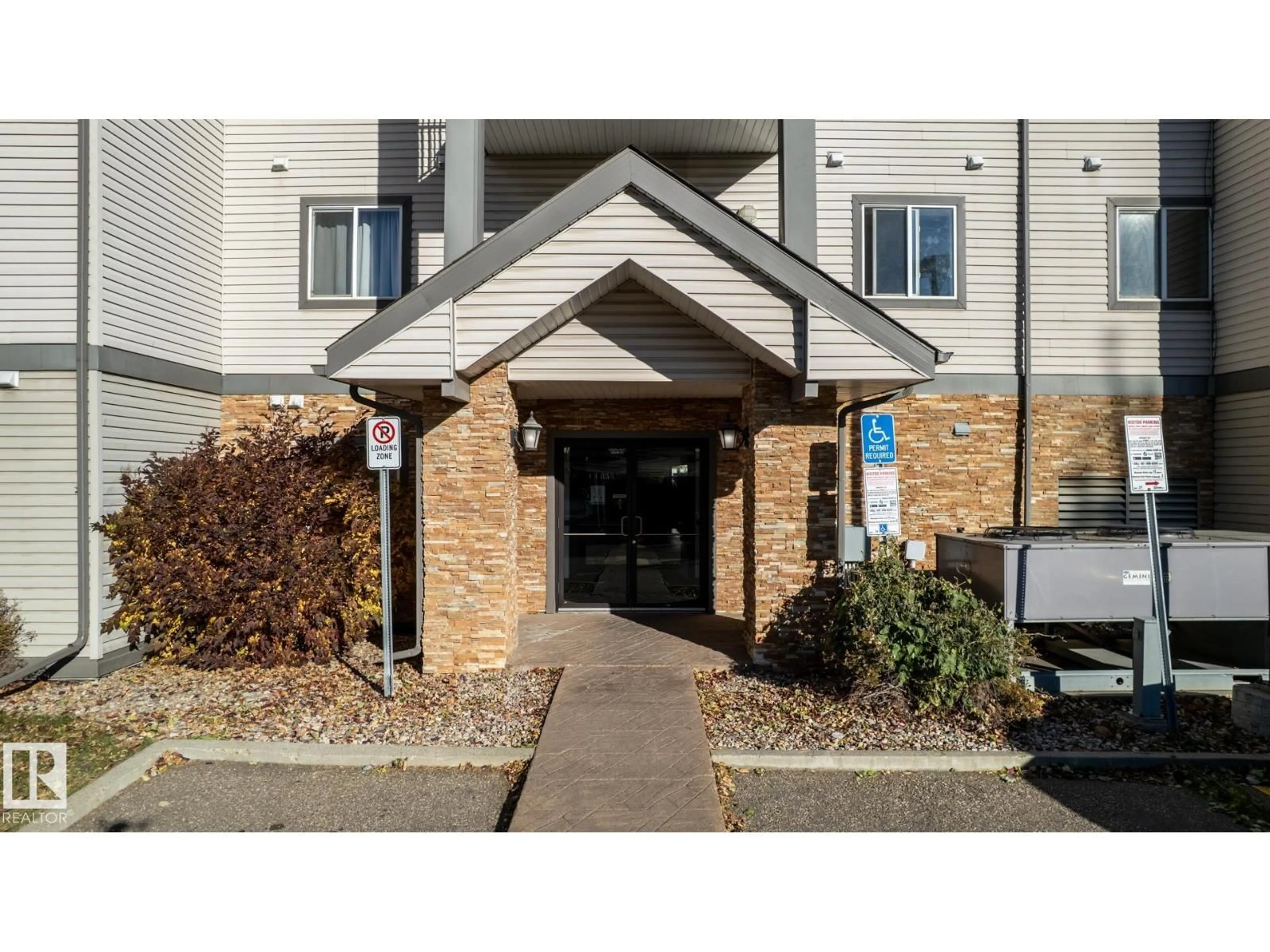 Indoor foyer for #317 - 3425 19 ST, Edmonton Alberta T6T2B5