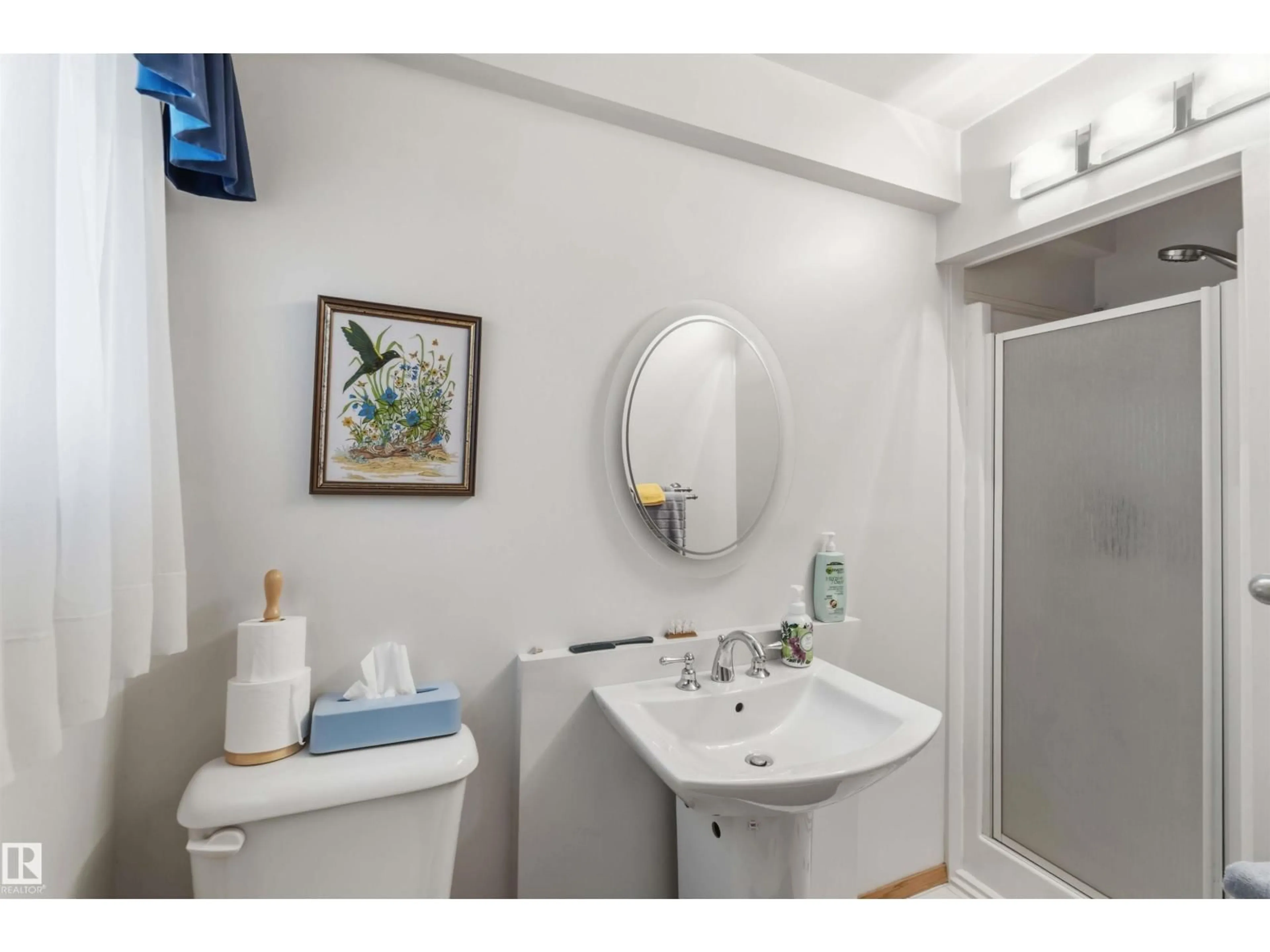Standard bathroom, ceramic/tile floor for 10928 41A AV, Edmonton Alberta T6J2T3