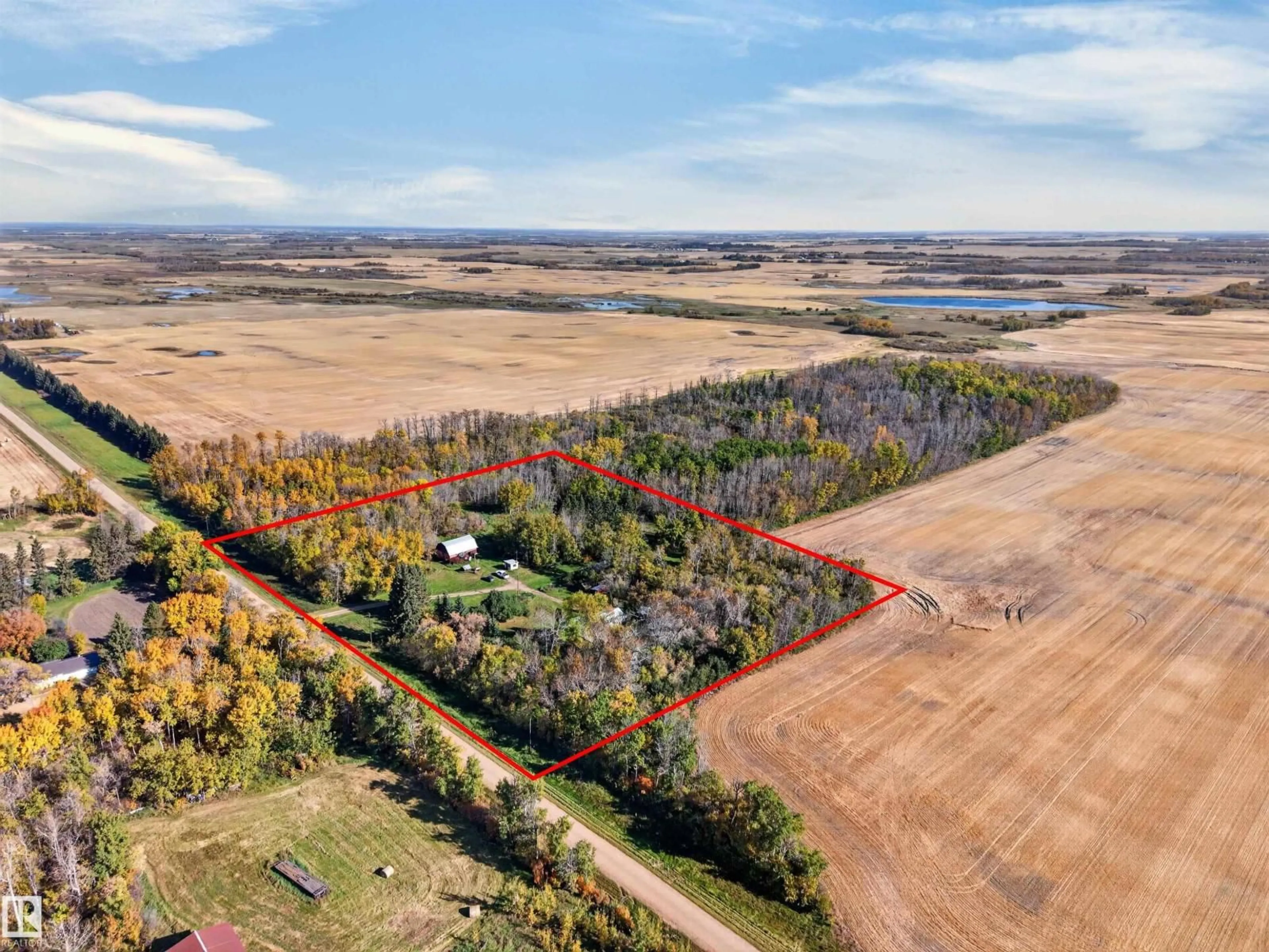 A pic from outside/outdoor area/front of a property/back of a property/a pic from drone, water/lake/river/ocean view for 554071 RANGE ROAD 183, Rural Lamont County Alberta T0B4B0