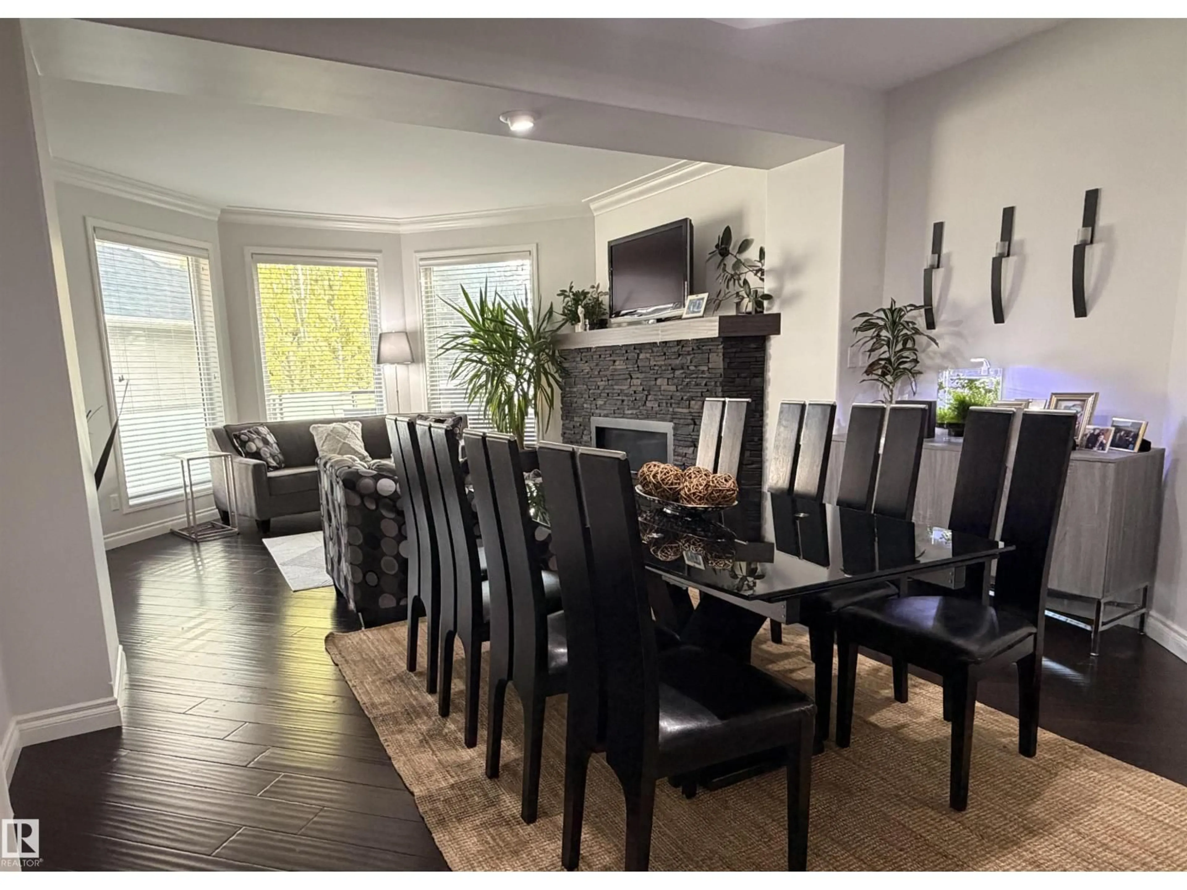 Dining room, wood/laminate floor for 37 EVEREST CR, St. Albert Alberta T8N6L1