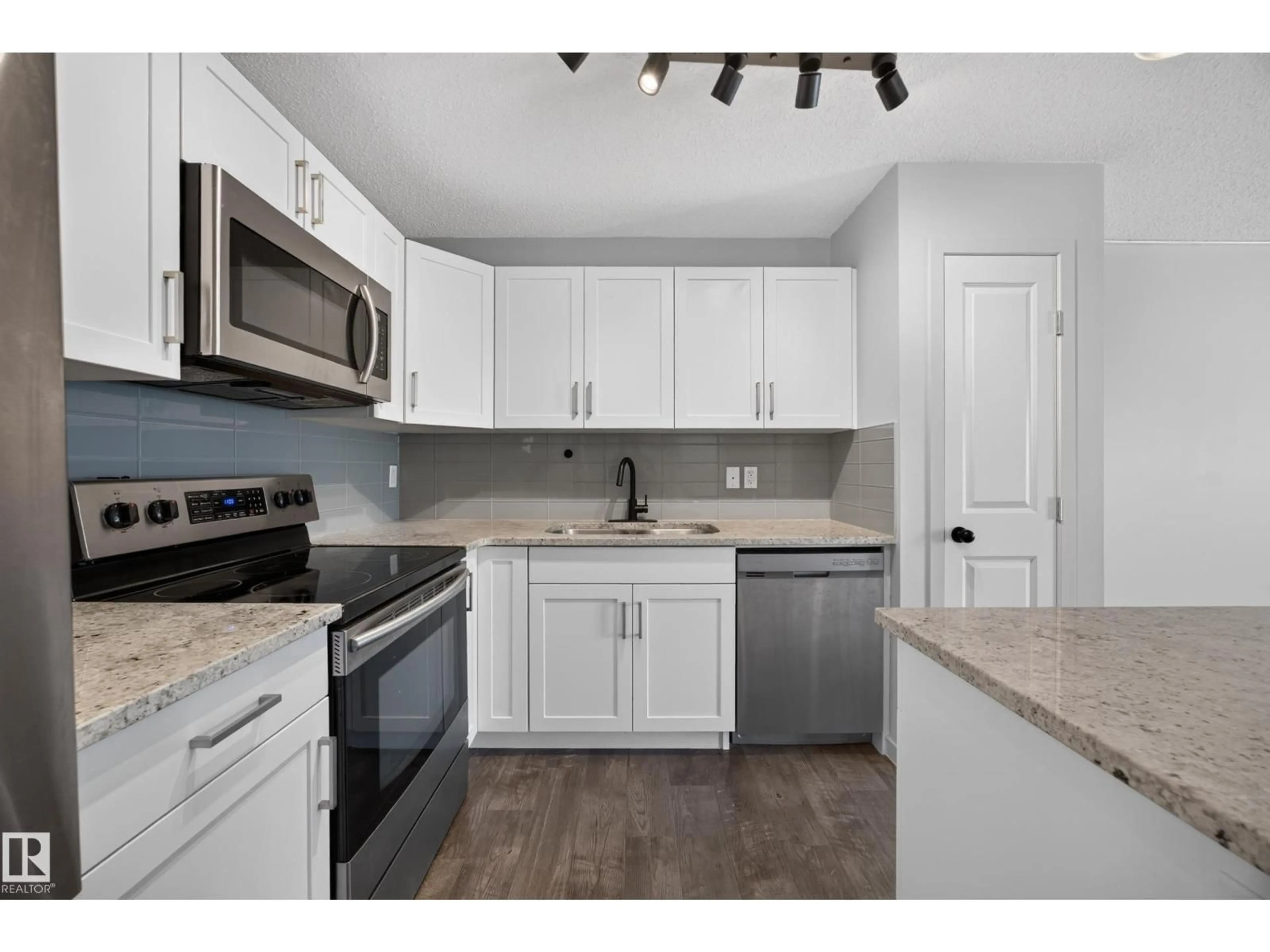 Standard kitchen, unknown for #46 - 3305 ORCHARDS LINK SW, Edmonton Alberta T6X2H1