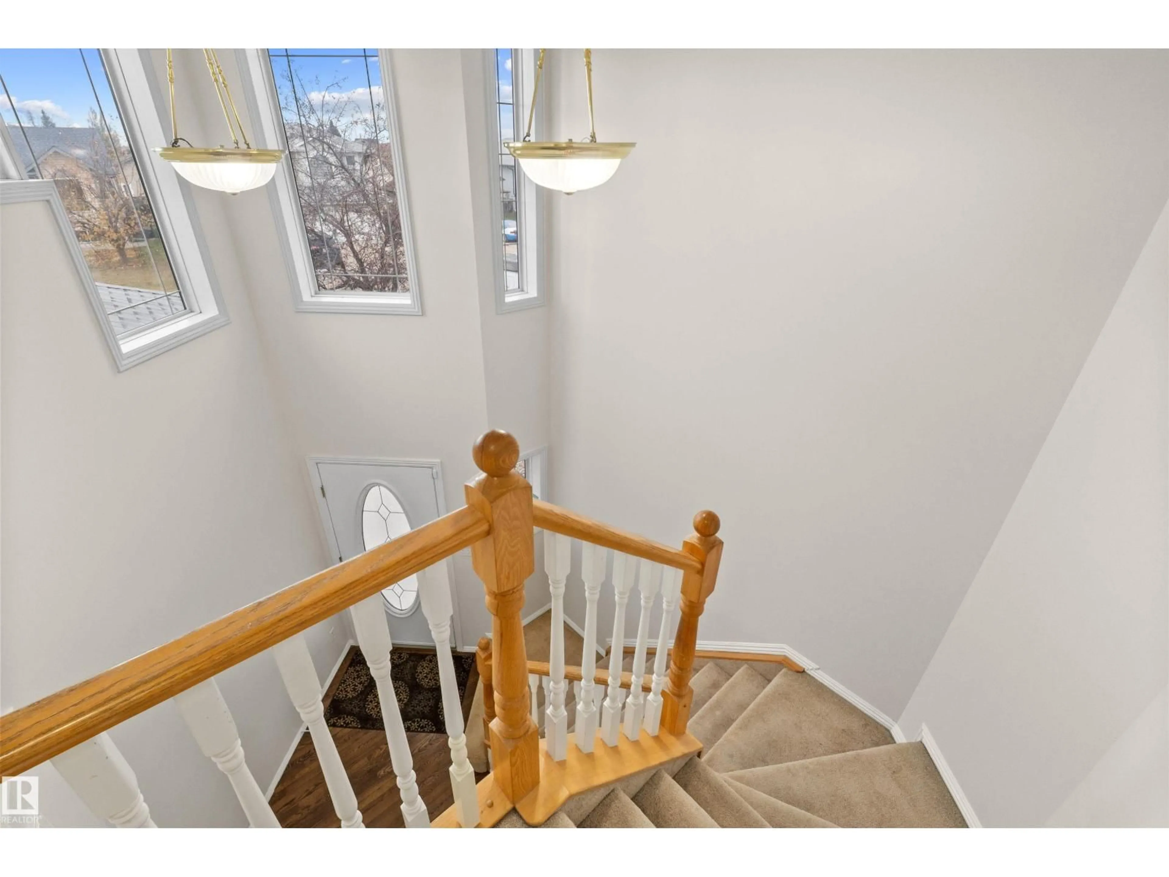 Stairs for 305 WILD ROSE WY, Edmonton Alberta T6T1M7
