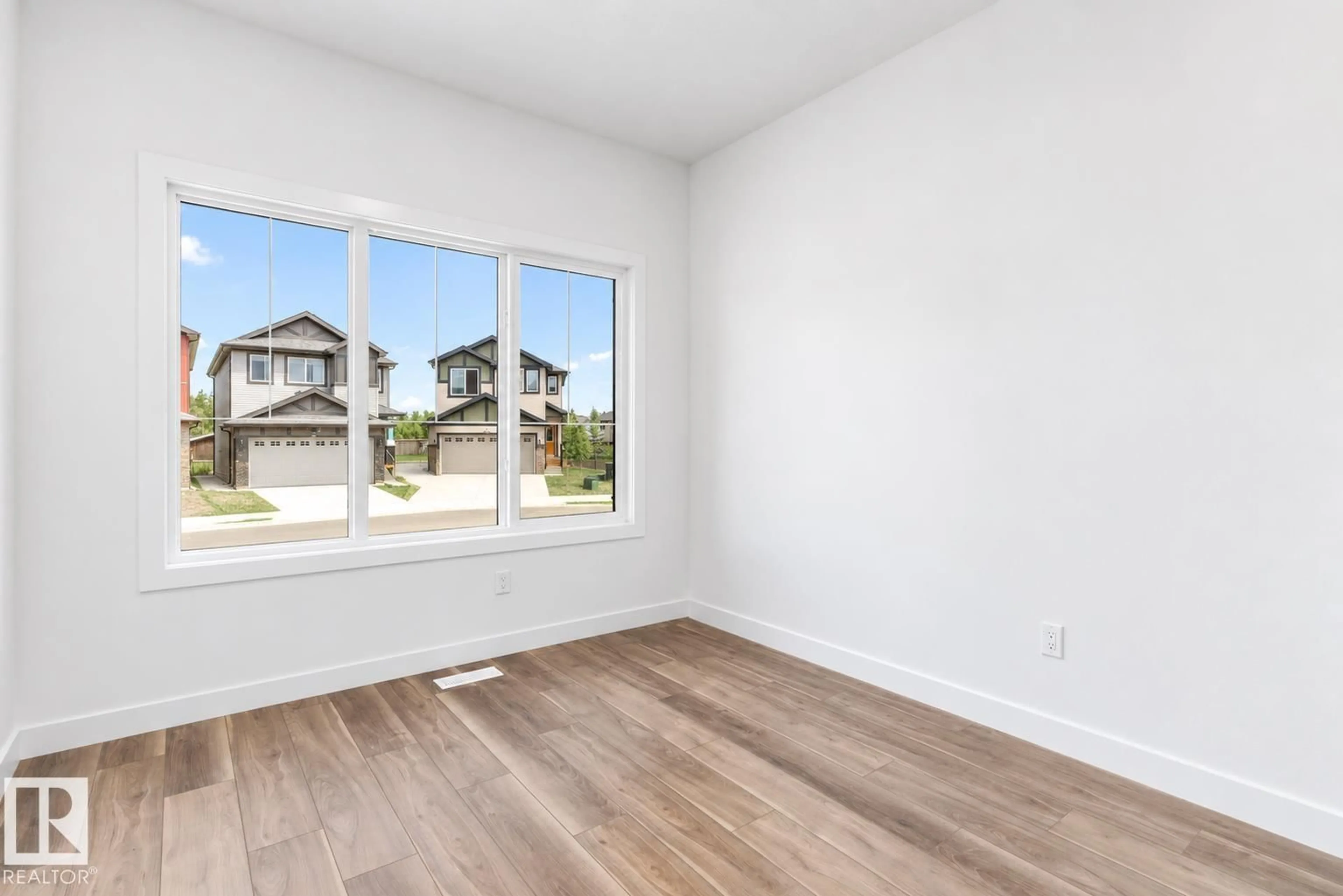 A pic of a room for 4562 WARBLER LO, Edmonton Alberta T5S0W8