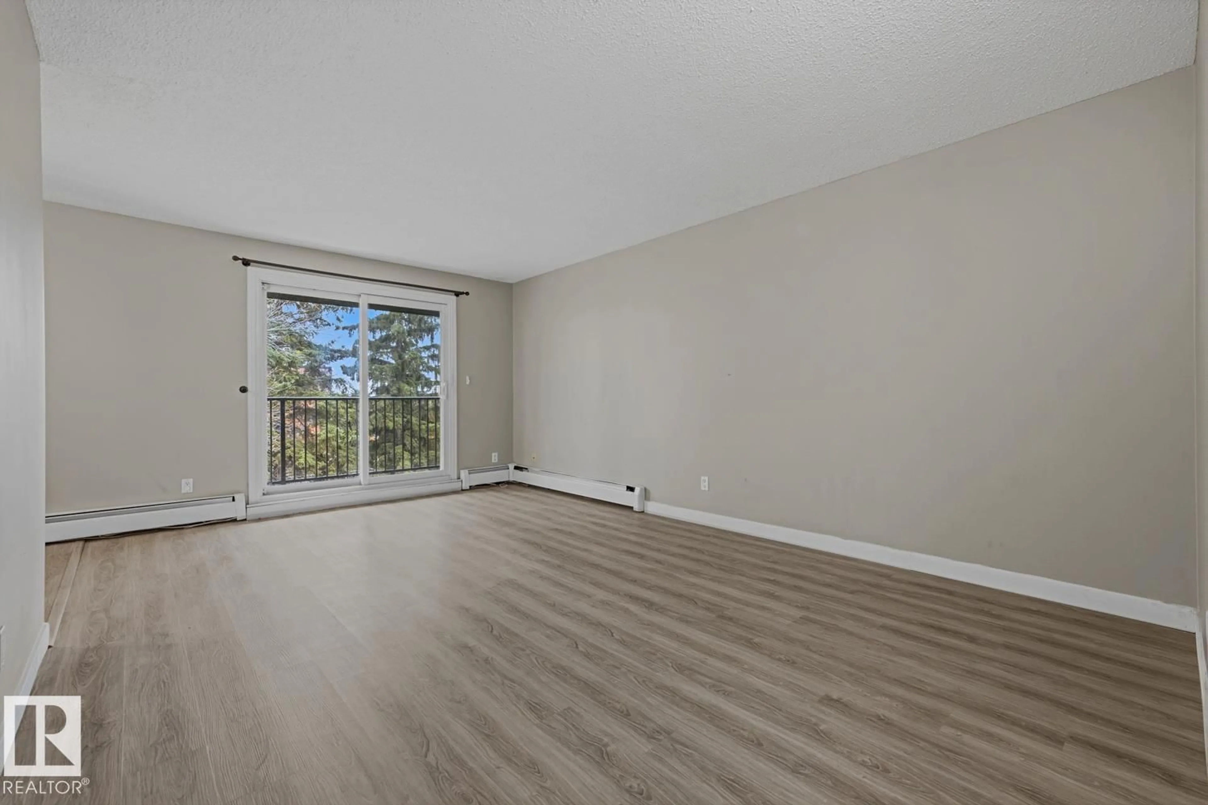 A pic of a room for #204 - 237 WOODVALE RD, Edmonton Alberta T6L1G7