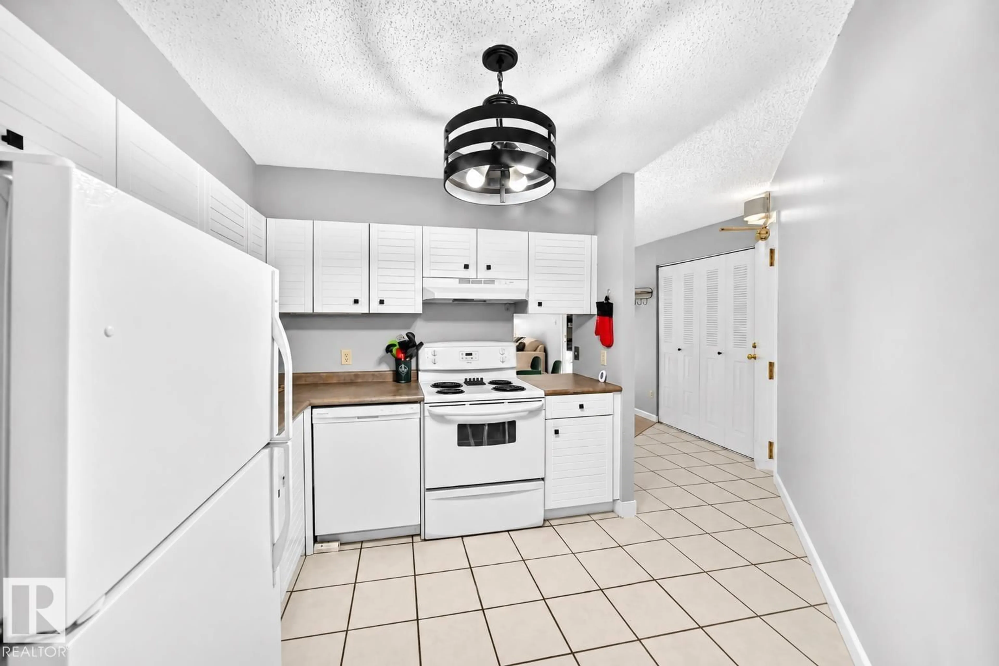 Standard kitchen, ceramic/tile floor for #200 - 10149 SASKATCHEWAN DR NW, Edmonton Alberta T6E6B6