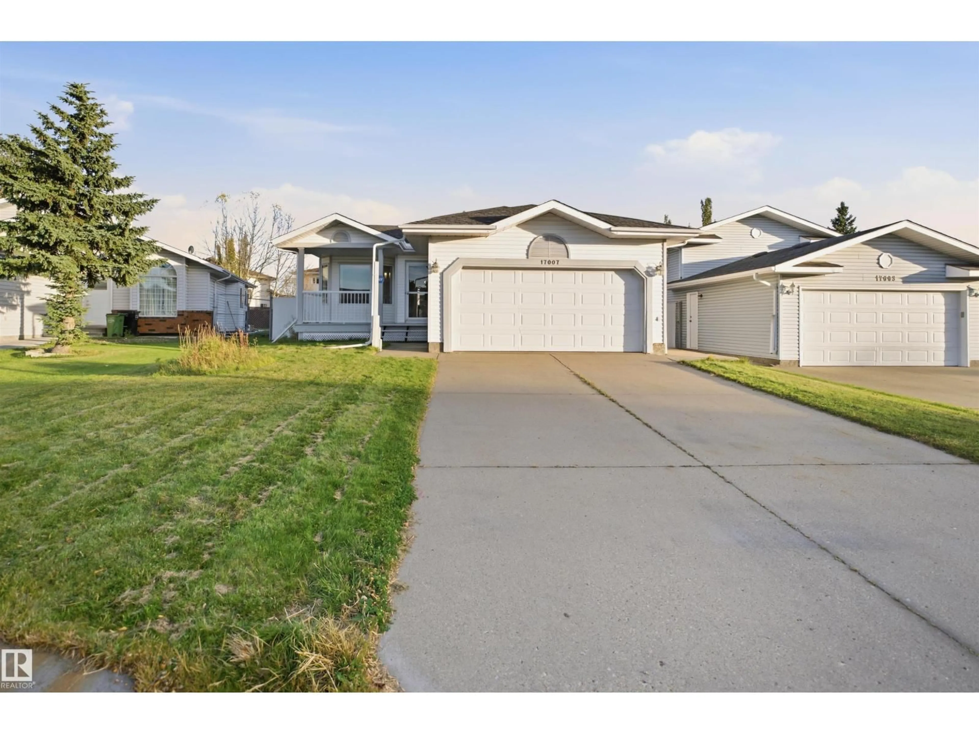 Home with vinyl exterior material, street for NW - 17007 90A ST, Edmonton Alberta T5Z2Y9