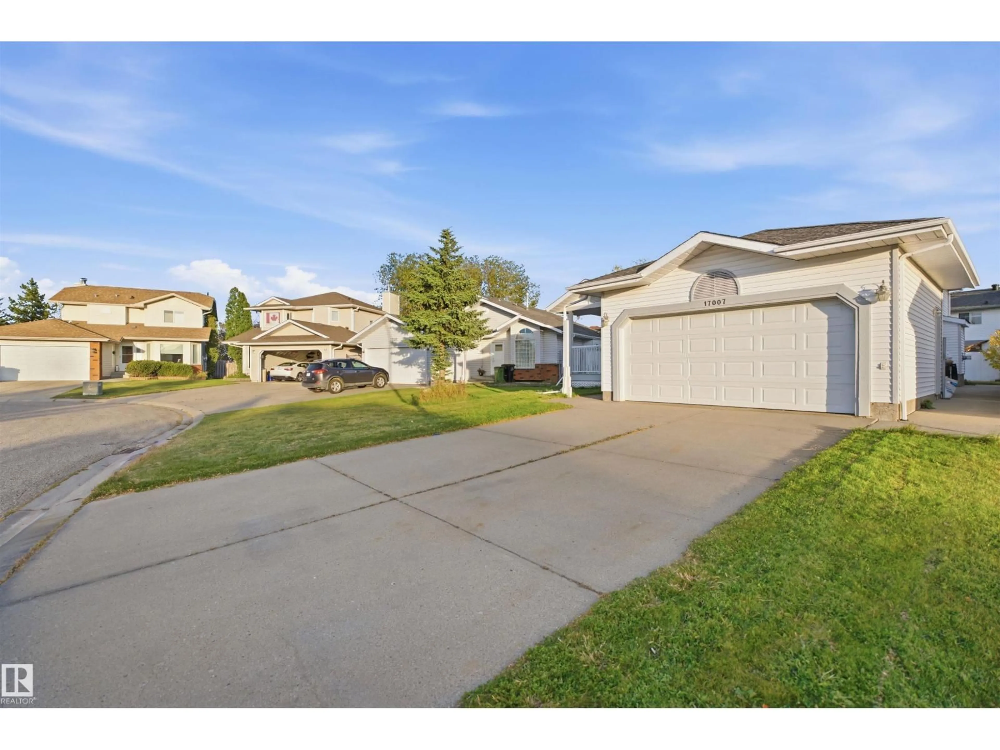A pic from outside/outdoor area/front of a property/back of a property/a pic from drone, street for NW - 17007 90A ST, Edmonton Alberta T5Z2Y9