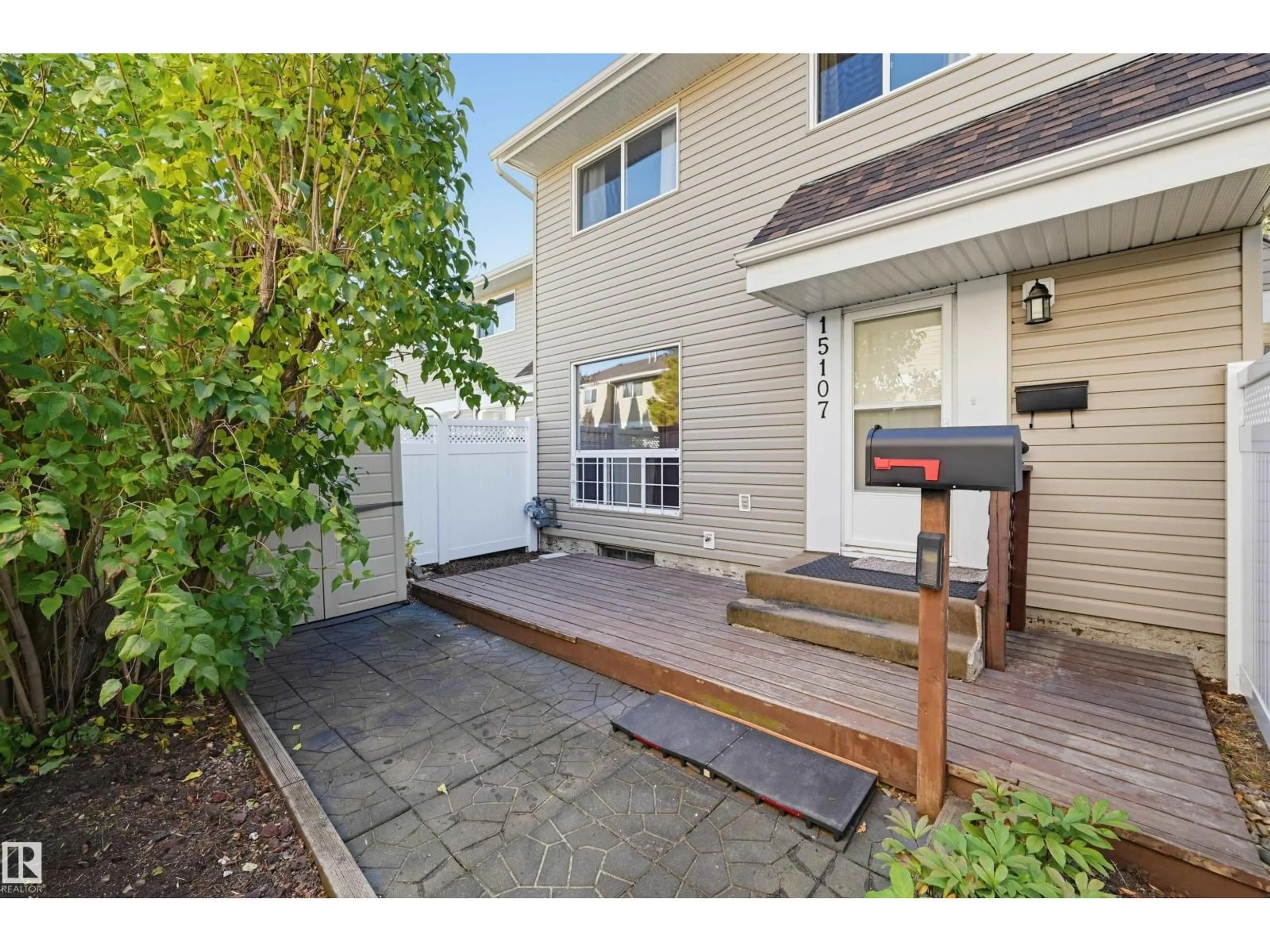 Unknown for 15107 54 ST, Edmonton Alberta T5A3N9