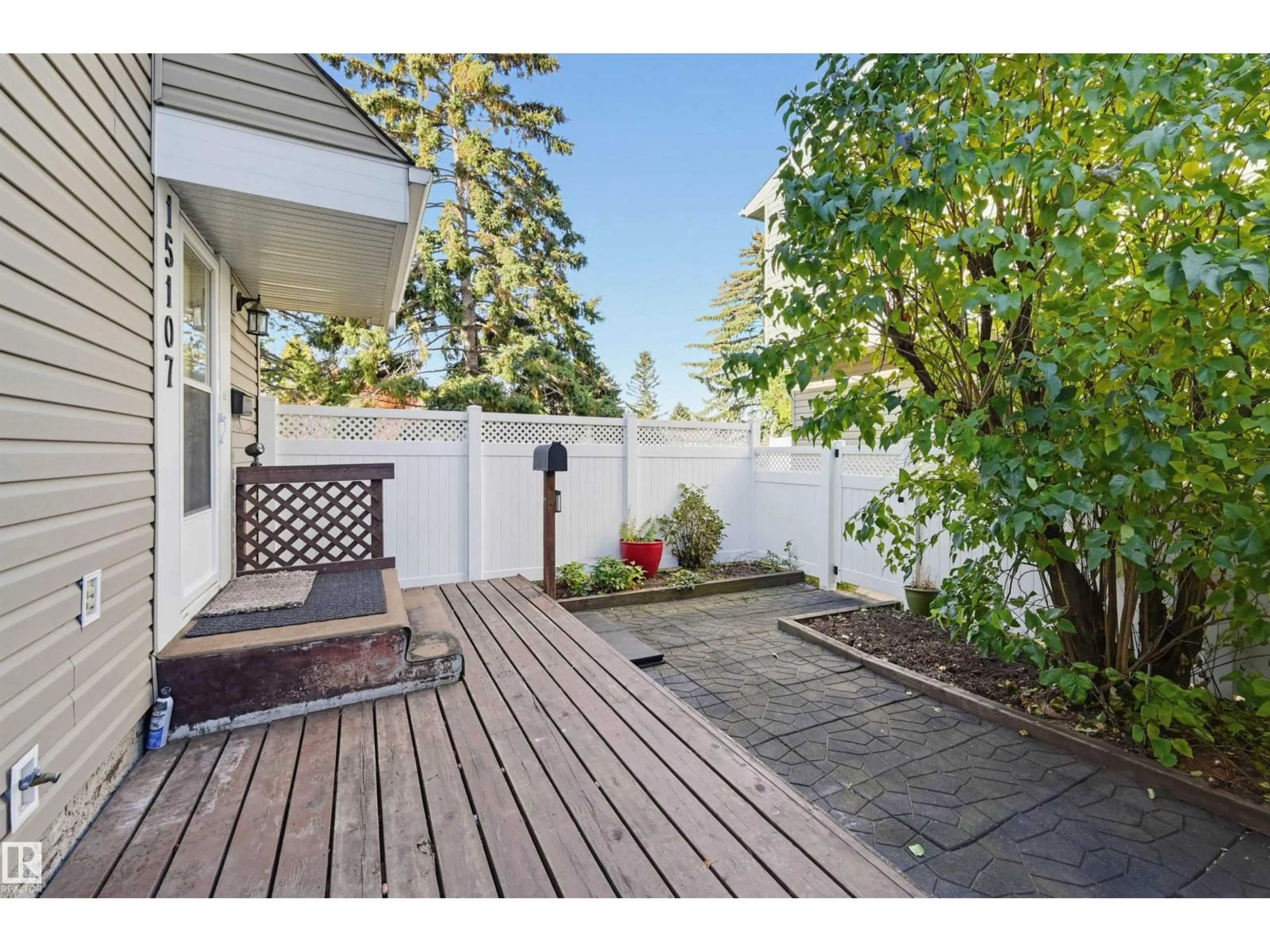 Patio, street for 15107 54 ST, Edmonton Alberta T5A3N9