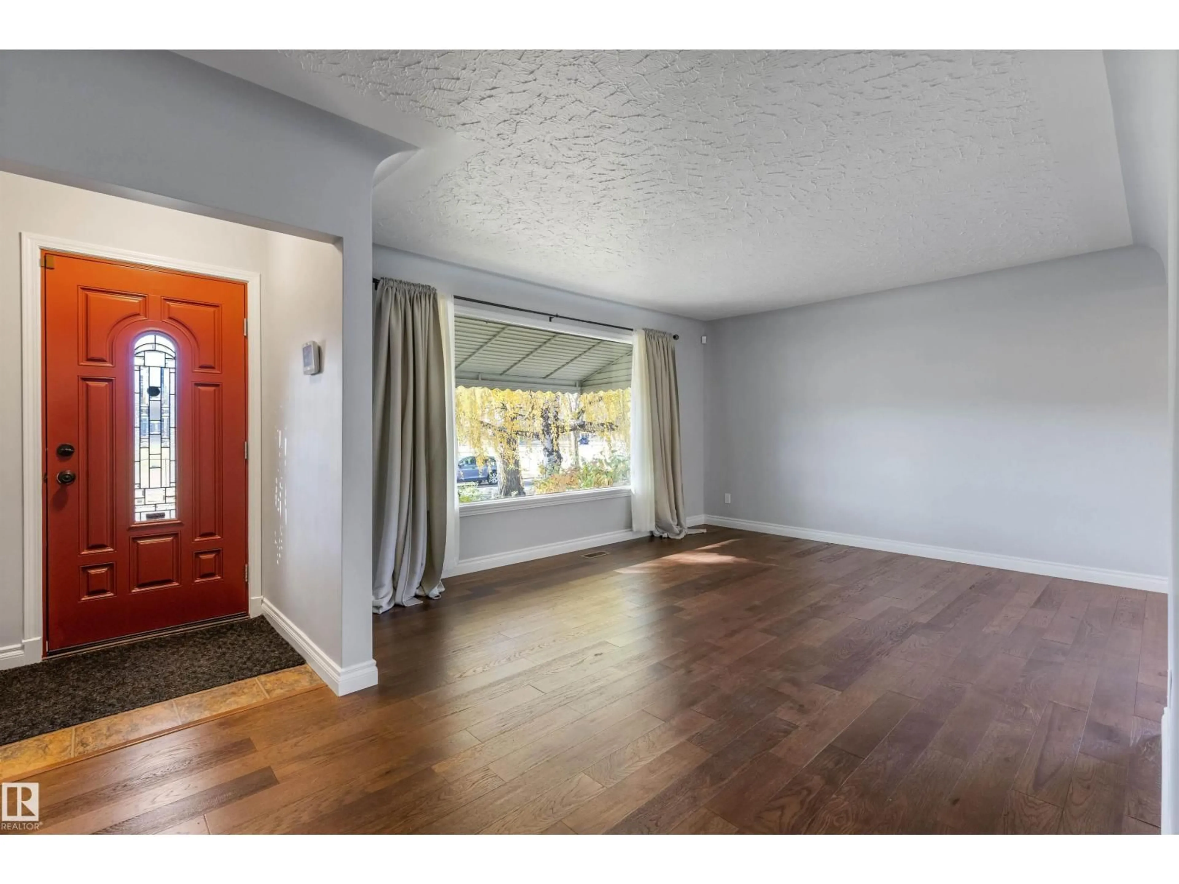 Indoor entryway for NW - 11643 137 ST, Edmonton Alberta T5M1N8