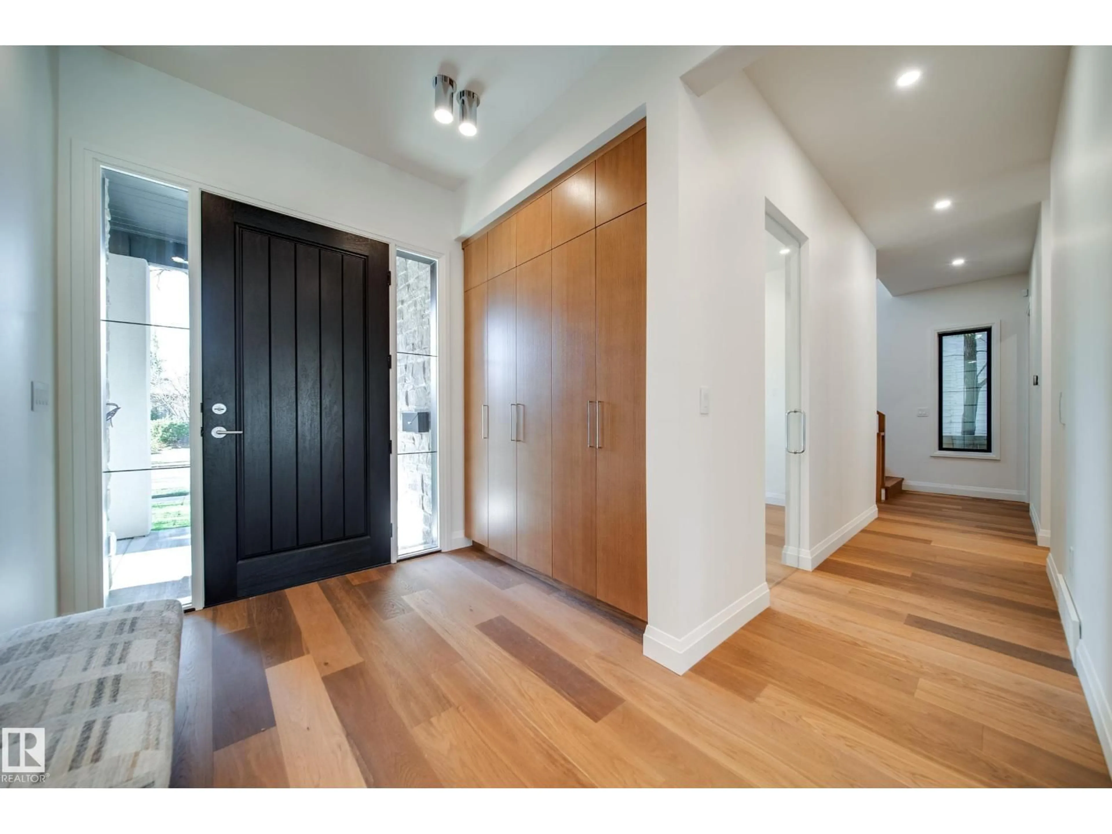 Indoor entryway for NW - 10223 130 ST, Edmonton Alberta T5N1X4