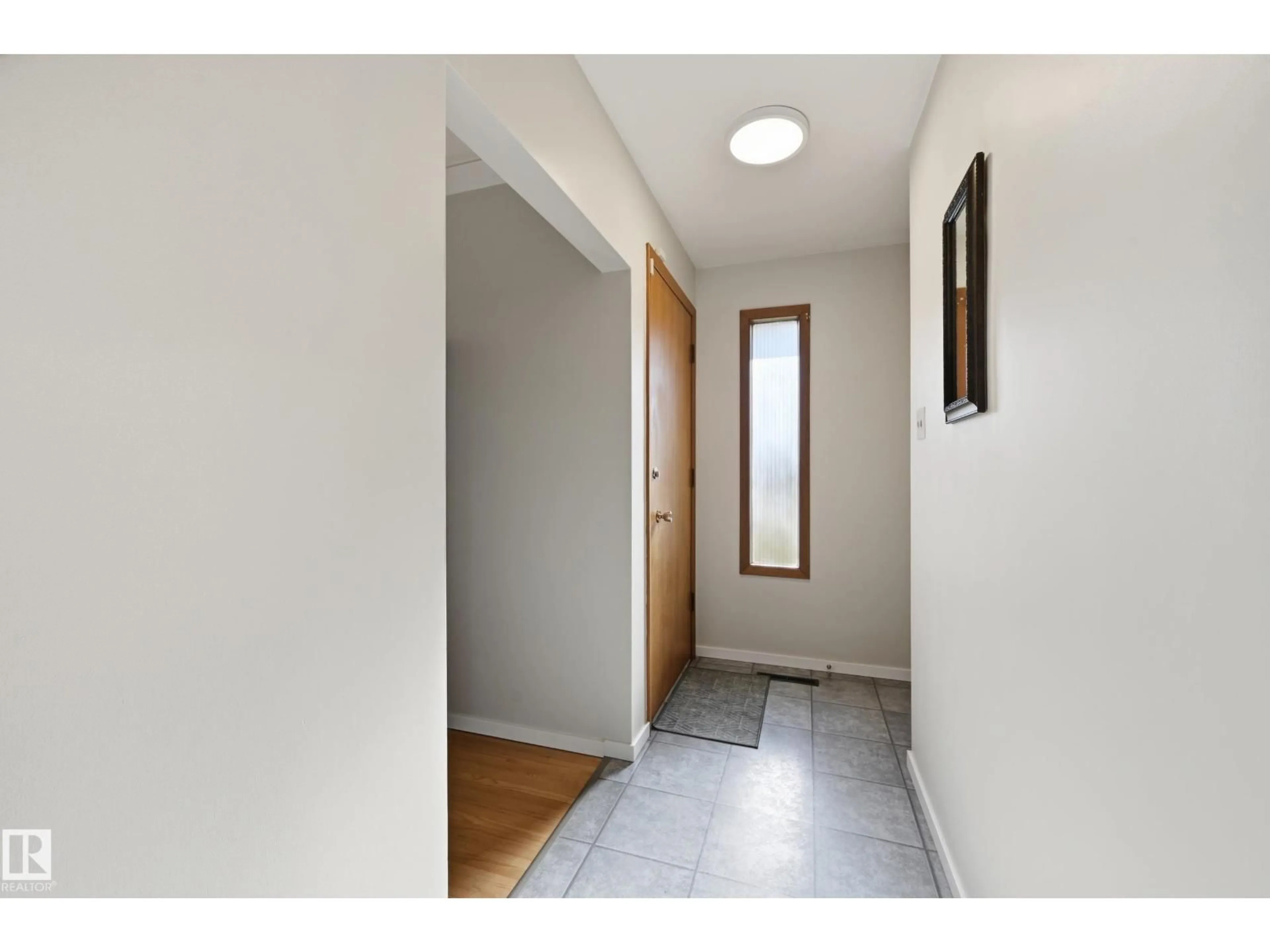 Indoor foyer for 6604 93 AV, Edmonton Alberta T6B0W5