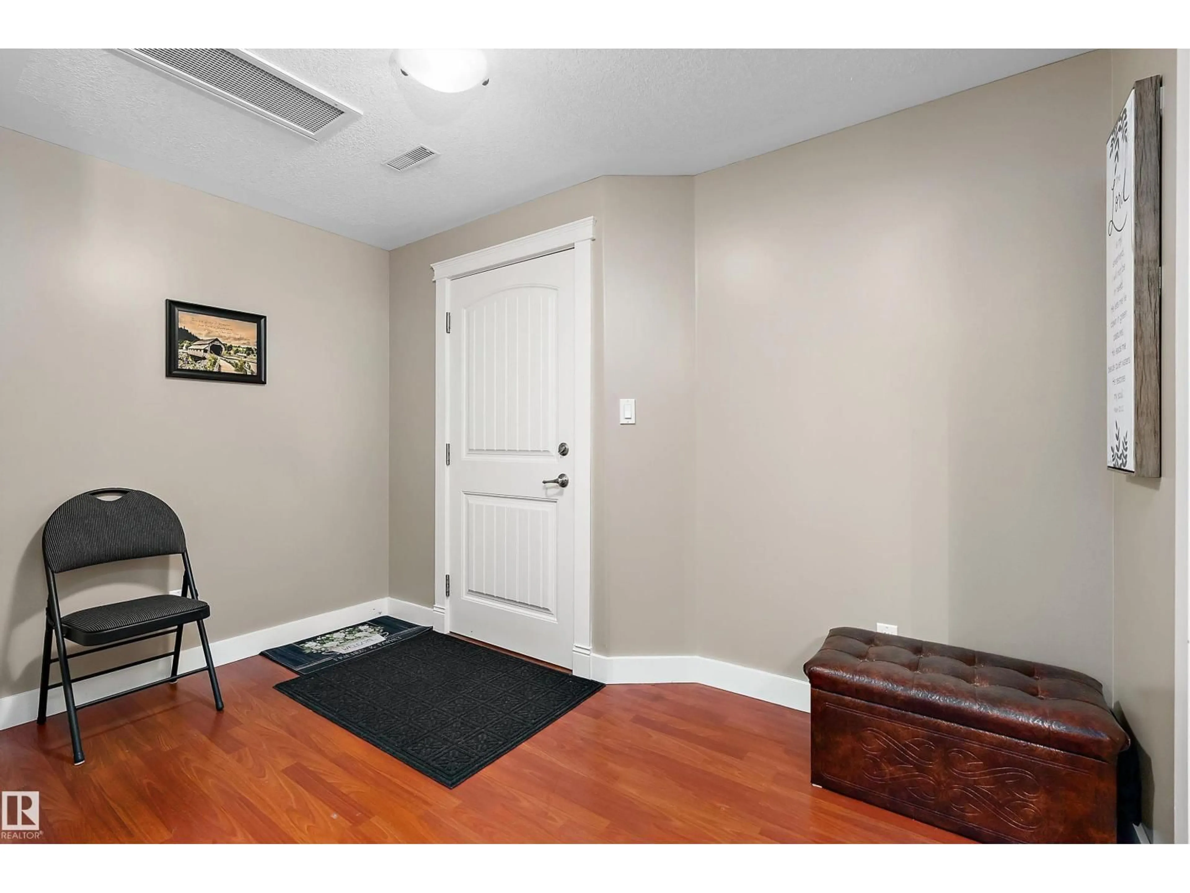 Indoor entryway for #303 - 5401 37A AV, Wetaskiwin Alberta T9A1H9