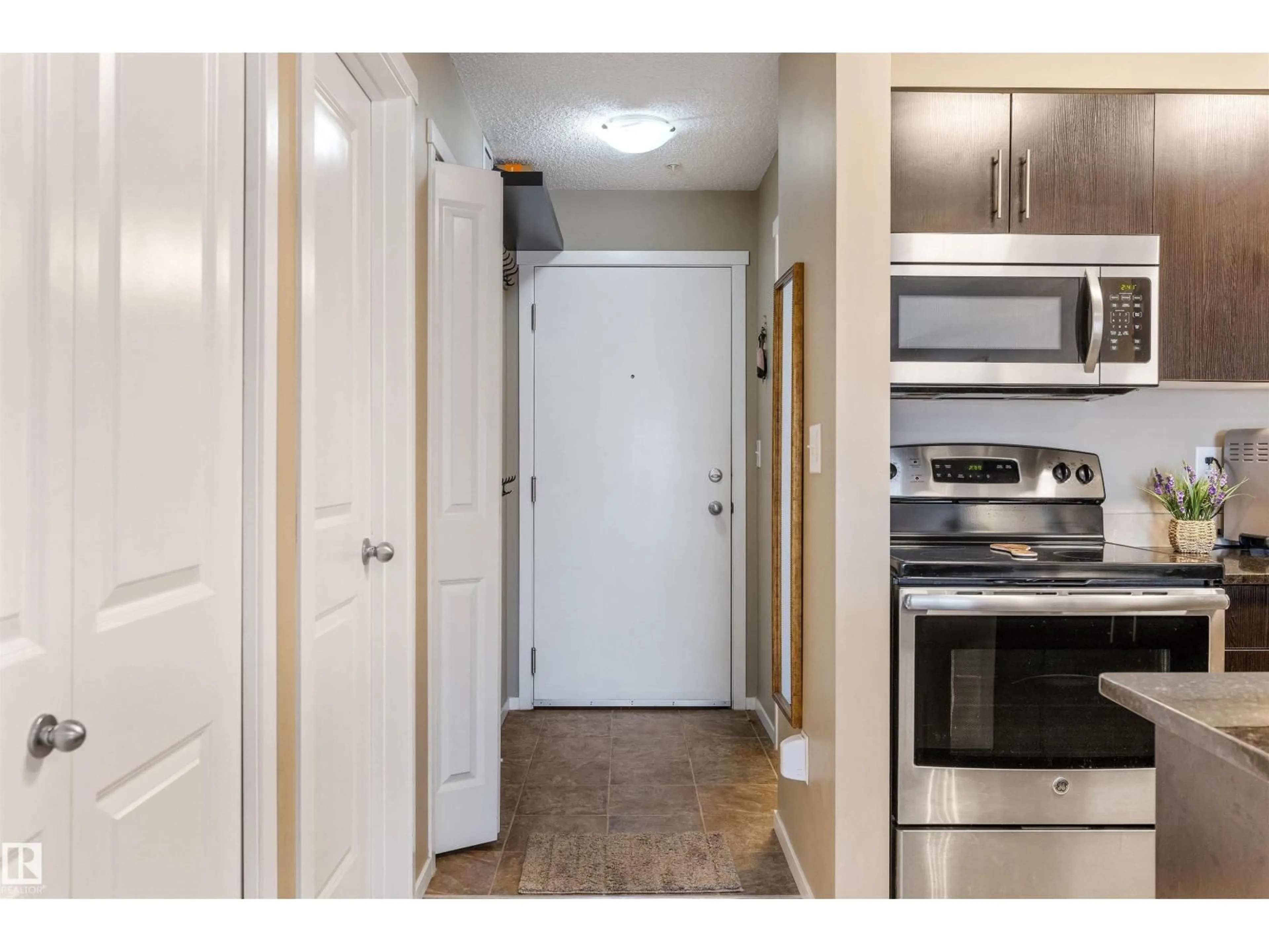 Indoor entryway for 308 25 ELEMENT DR, St. Albert Alberta T8N7S1
