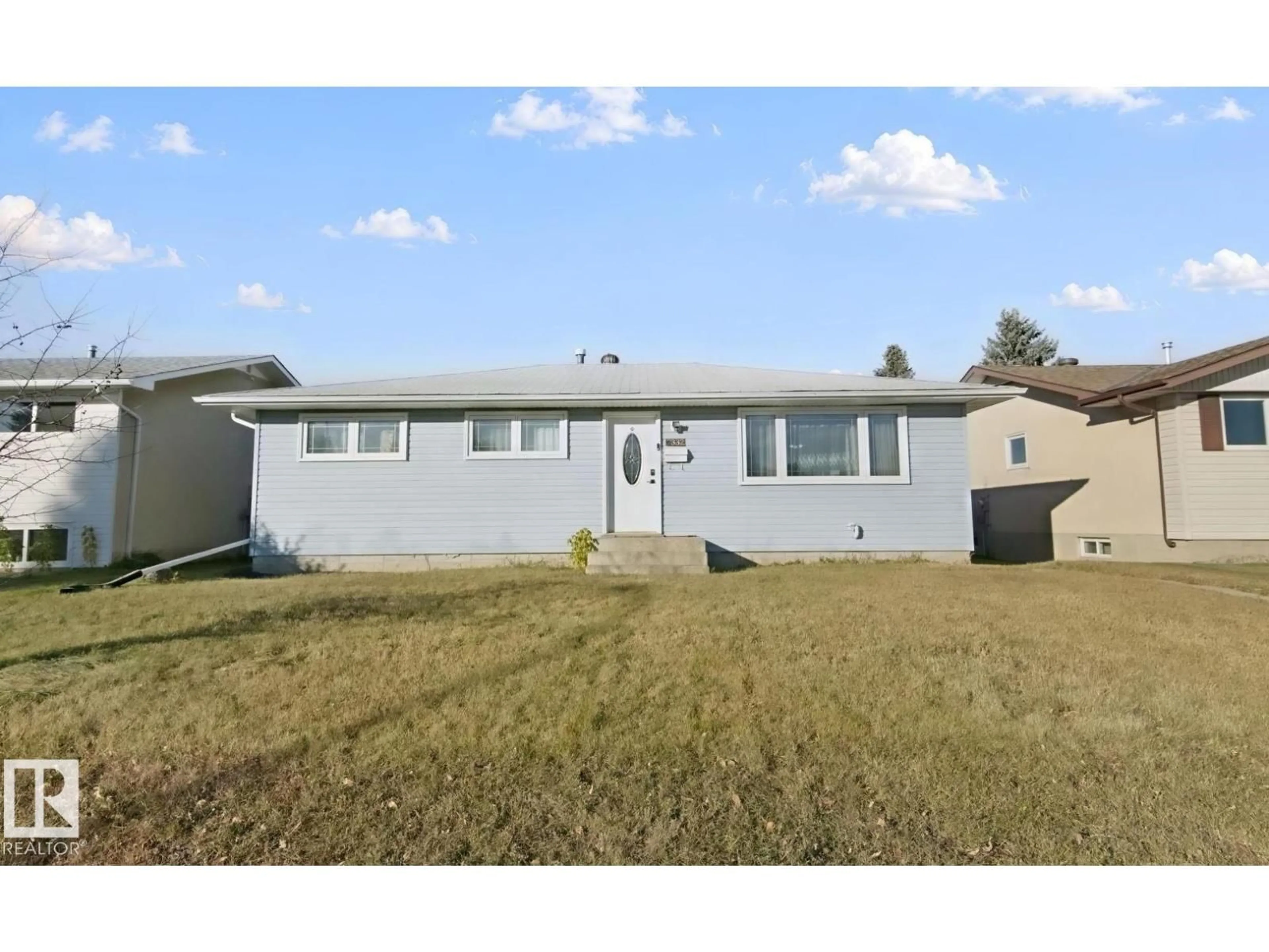 Home with vinyl exterior material, unknown for 7332 149A AV, Edmonton Alberta T5C2W4
