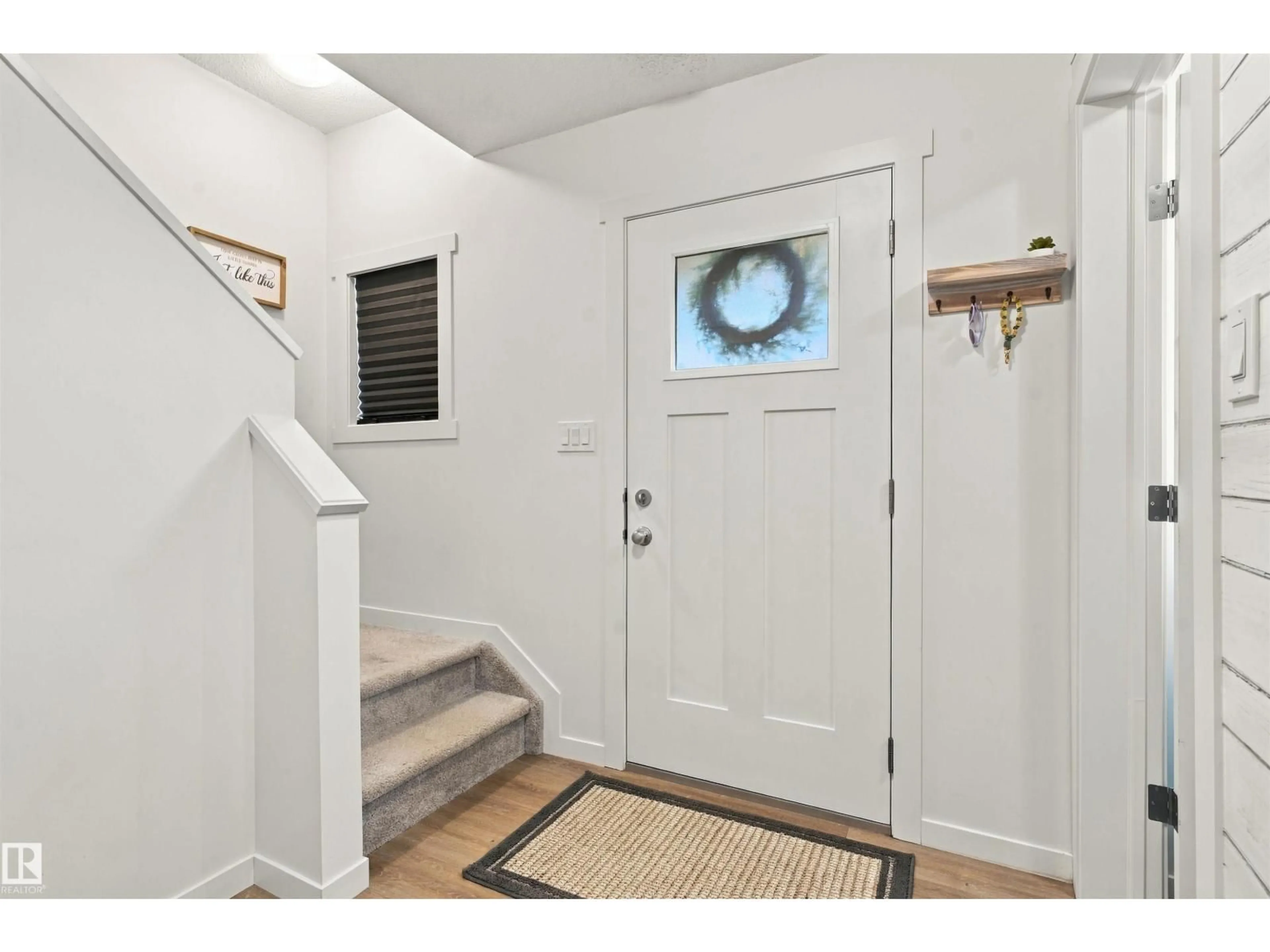 Indoor entryway for 61 MCLAUGHLIN DR, Spruce Grove Alberta T7X0E1