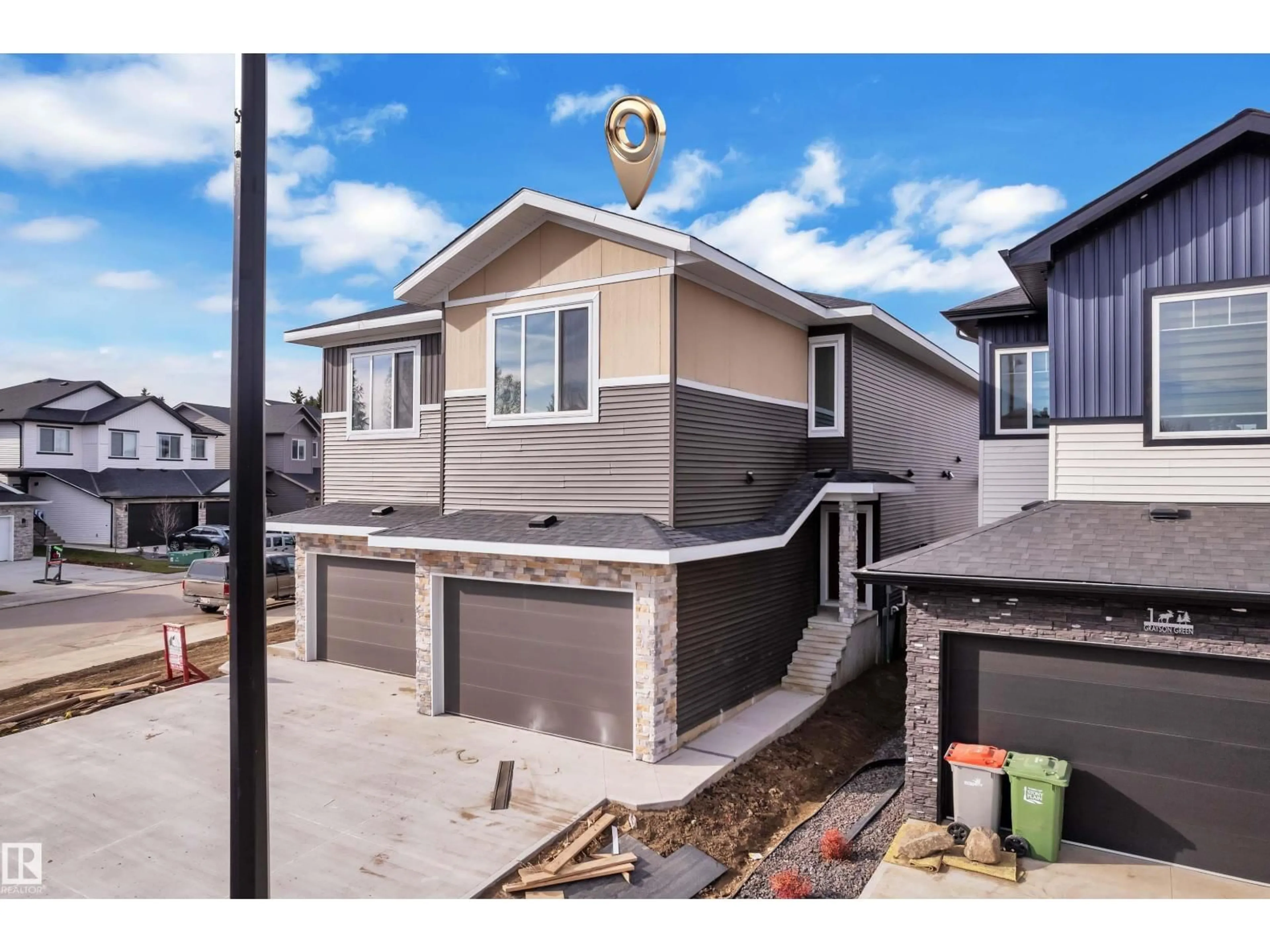Home with vinyl exterior material, street for 3 GRAYSON GR, Stony Plain Alberta T7Z0P3