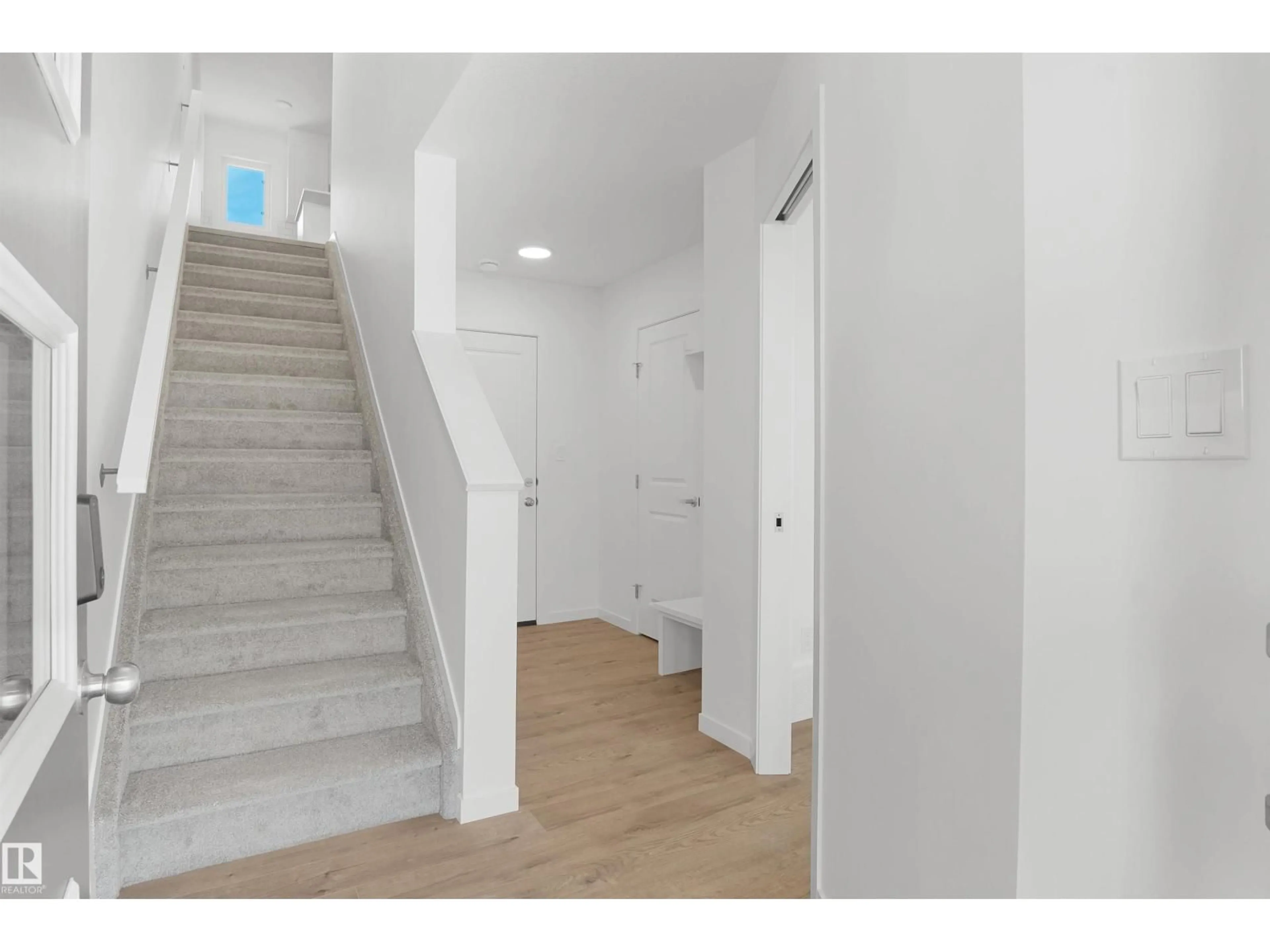 Indoor foyer for #62 - 4825 120 ST, Edmonton Alberta T6H0G9