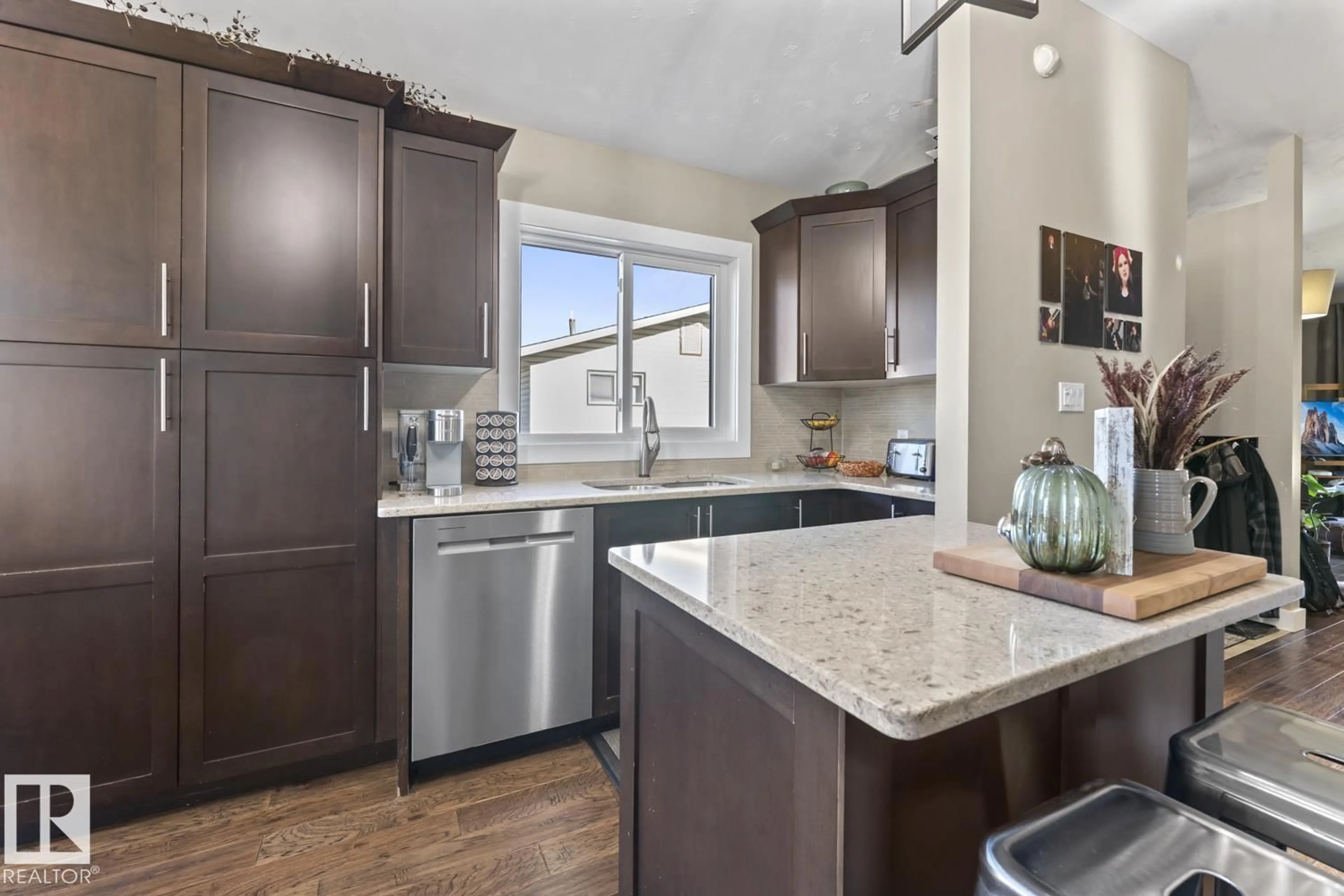 Open concept kitchen, unknown for 1211 10 ST, Cold Lake Alberta T9M1J6