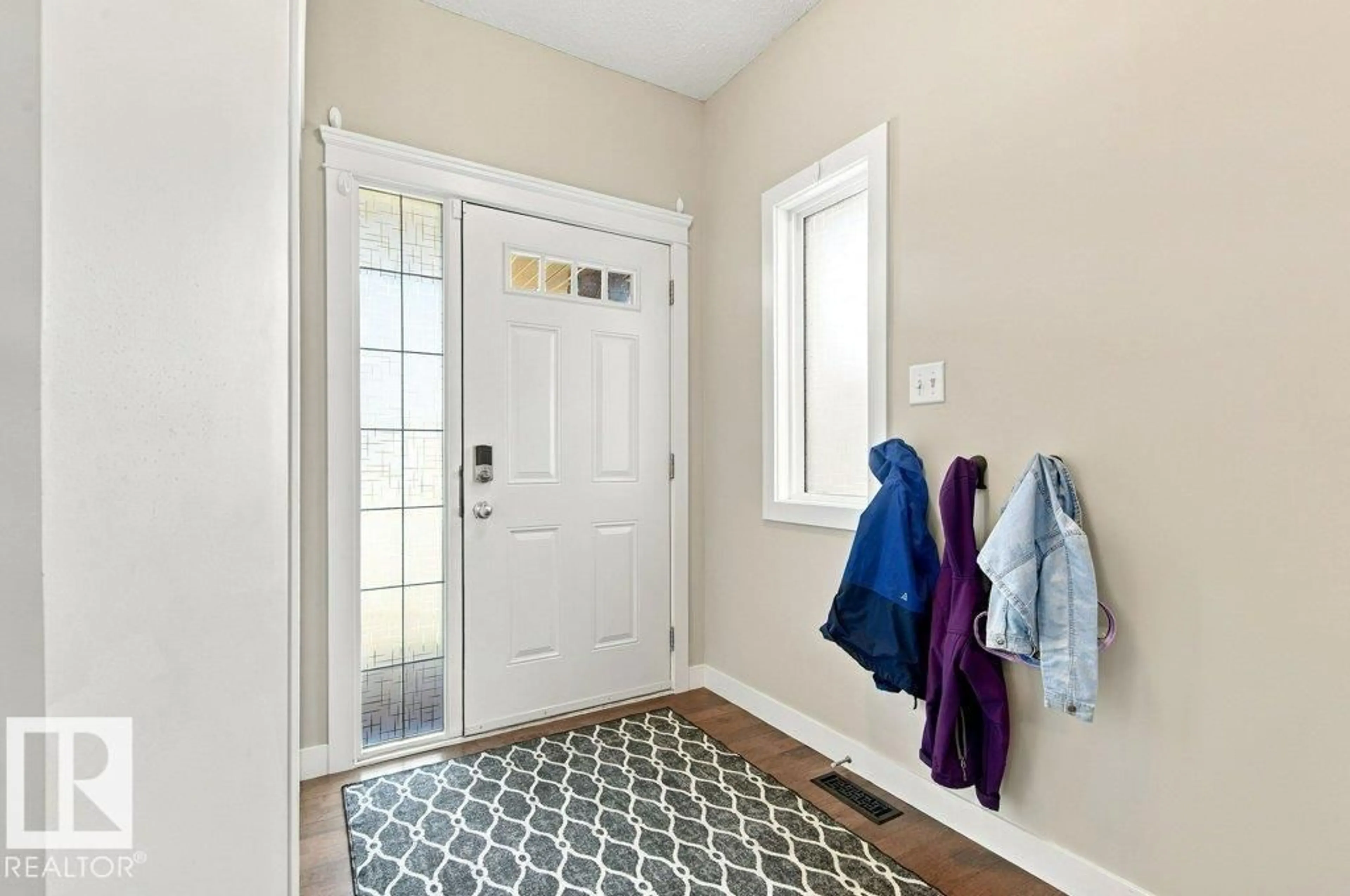 Indoor entryway for 18 CURRANT CR, Fort Saskatchewan Alberta T8L0R9