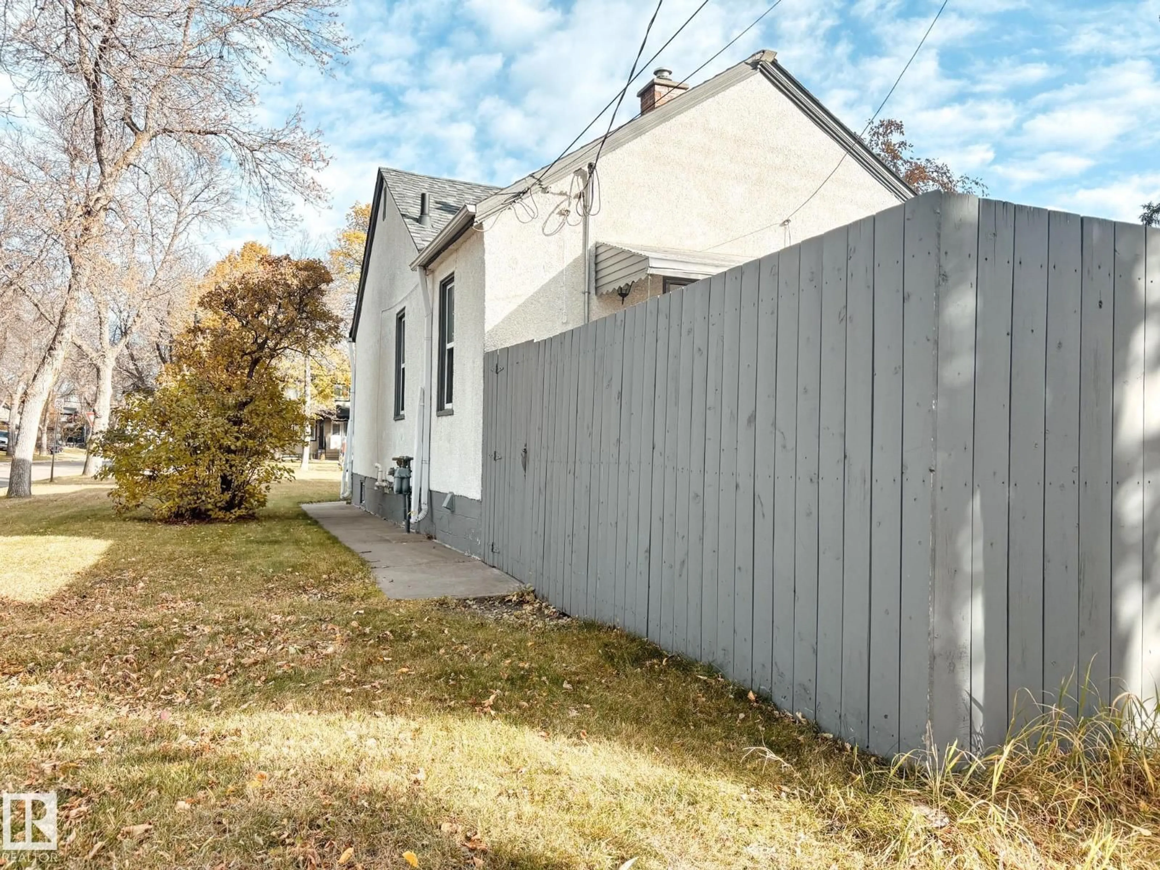 Unknown for 11448 65 ST, Edmonton Alberta T5W4K8