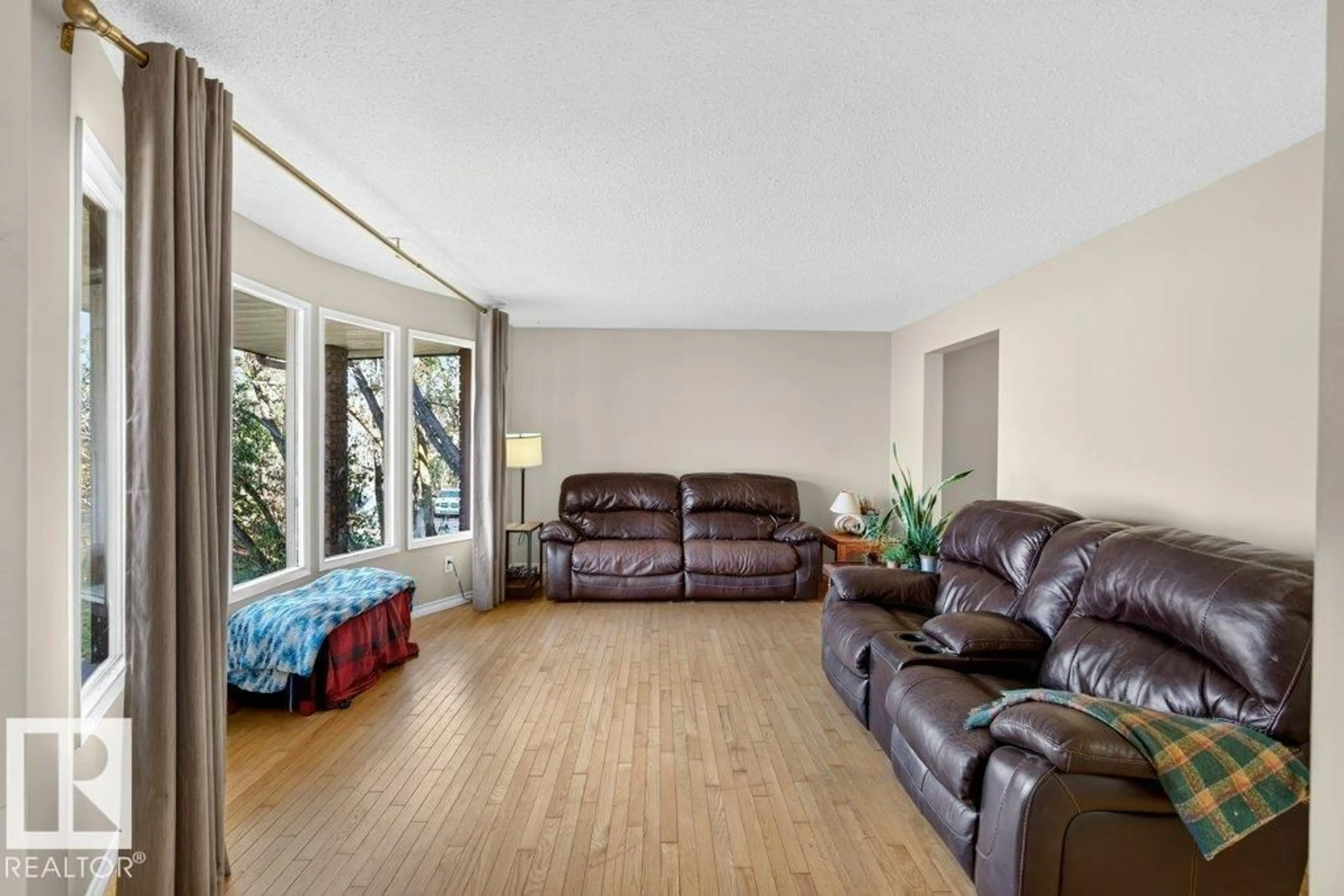 Living room with furniture, unknown for 70 56019 RGE ROAD 230, Rural Sturgeon County Alberta T0A1N2