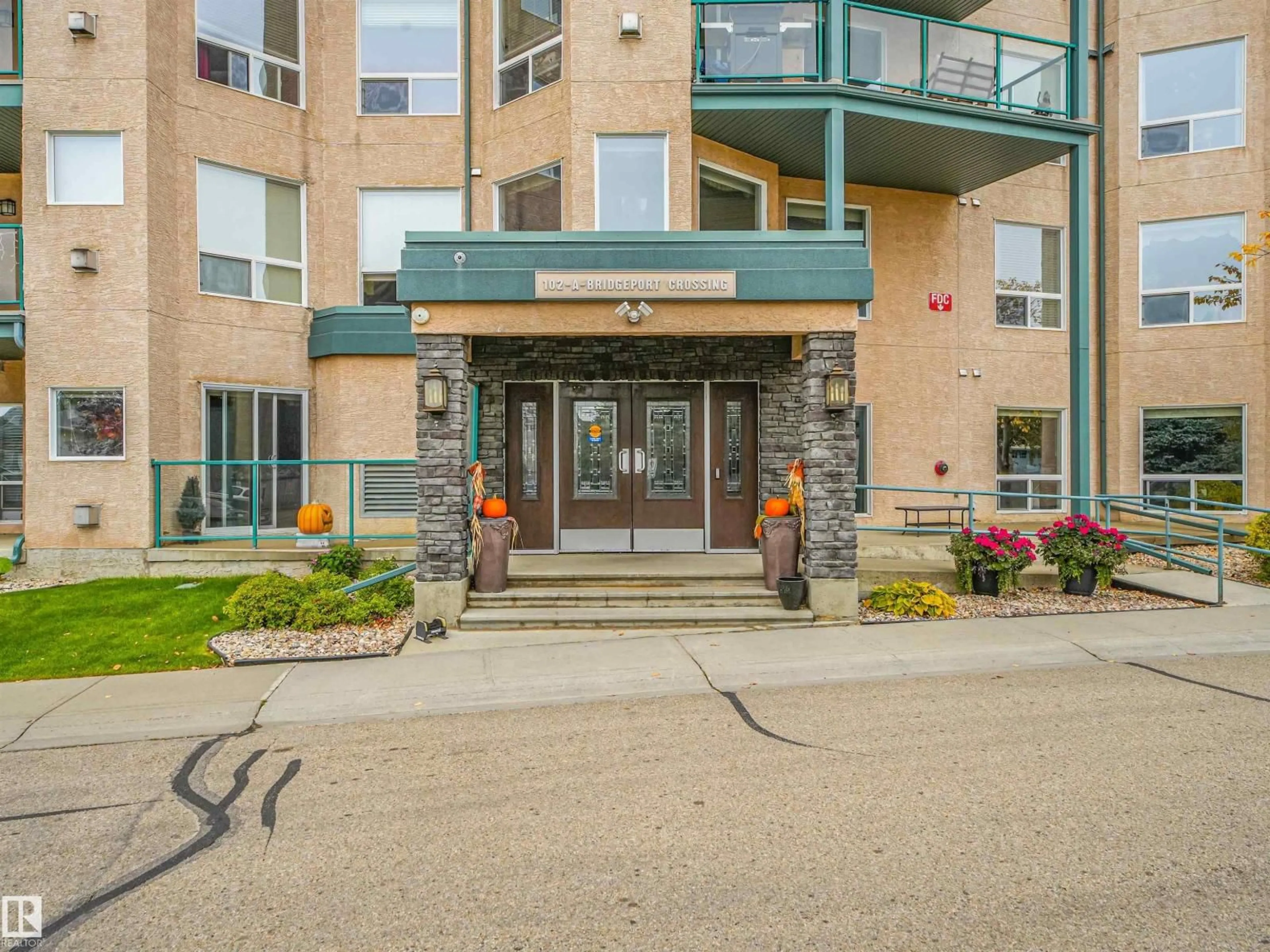 Indoor foyer for 102A - 405 BRIDGEPORT CX, Leduc Alberta T9E8K8
