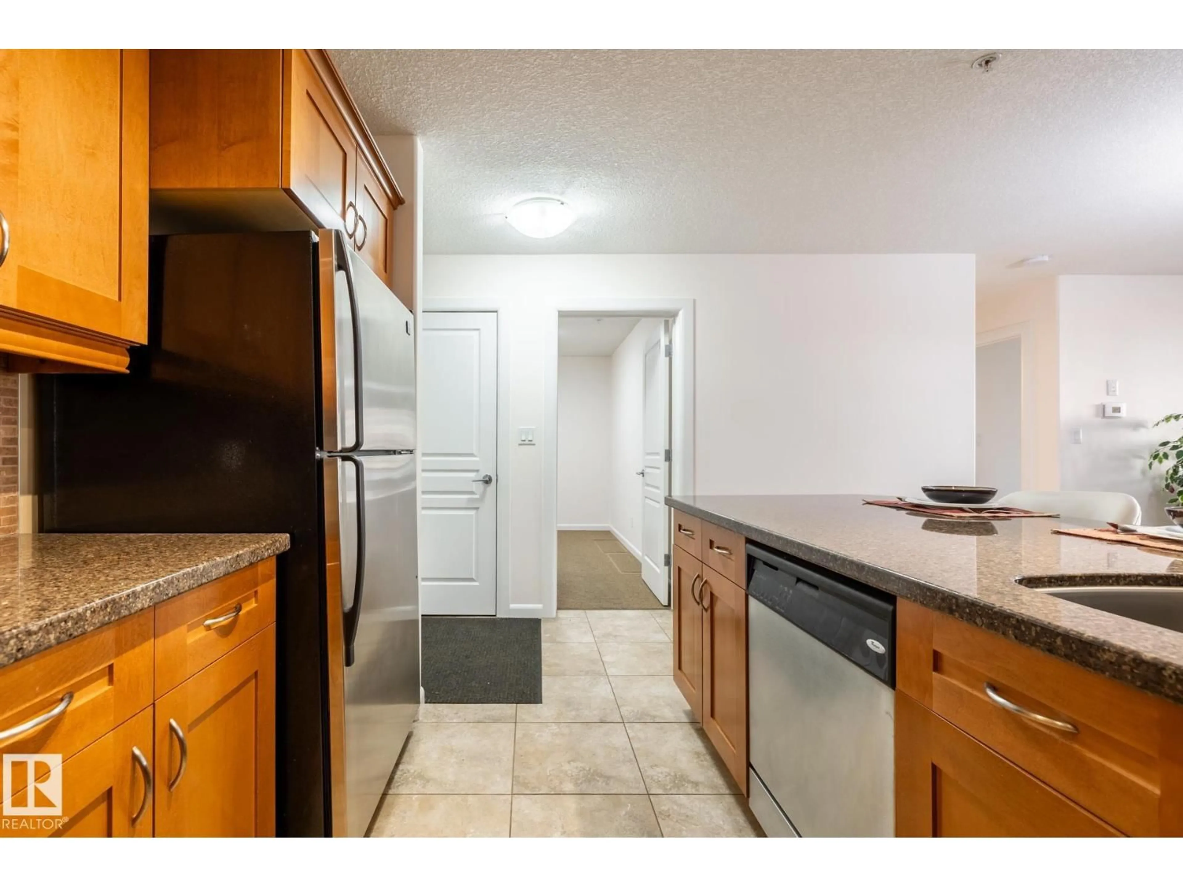 Standard kitchen, ceramic/tile floor for 207 - 400 PALISADES WY, Sherwood Park Alberta T8H0H4