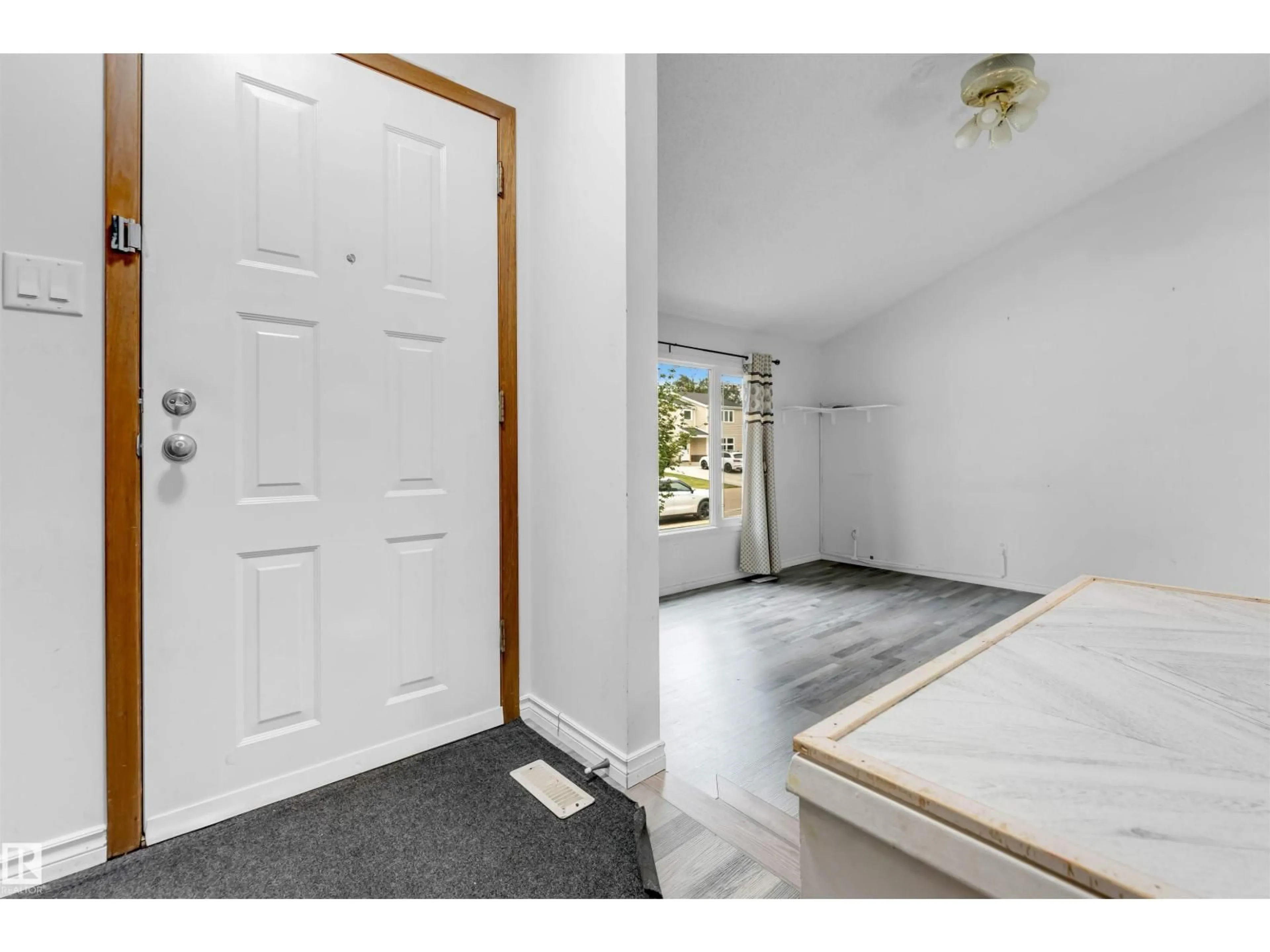 Indoor entryway for NW - 1160 35A ST, Edmonton Alberta T6L3G3