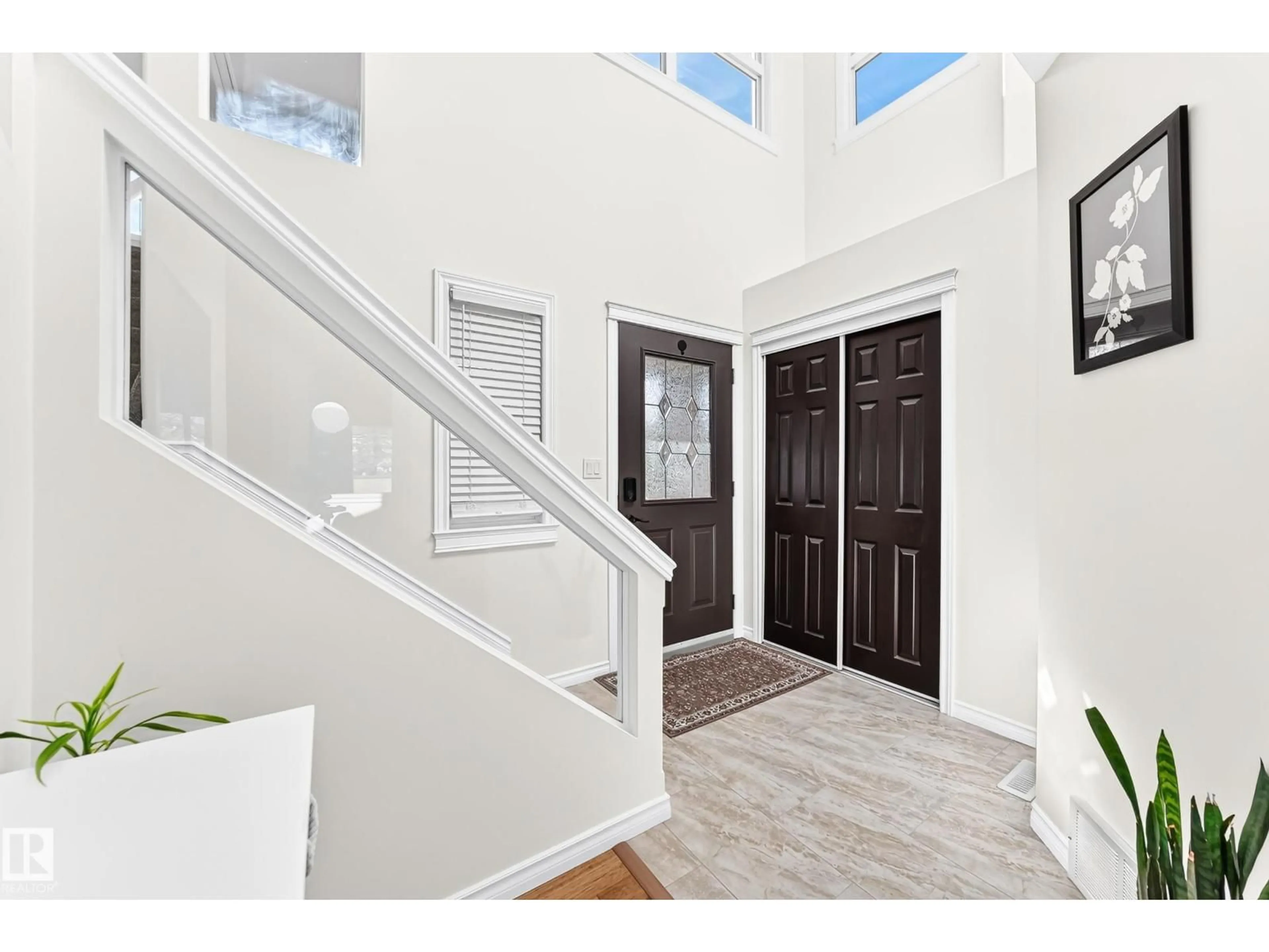 Indoor entryway for 86 EASTGATE WY, St. Albert Alberta T8N7K1