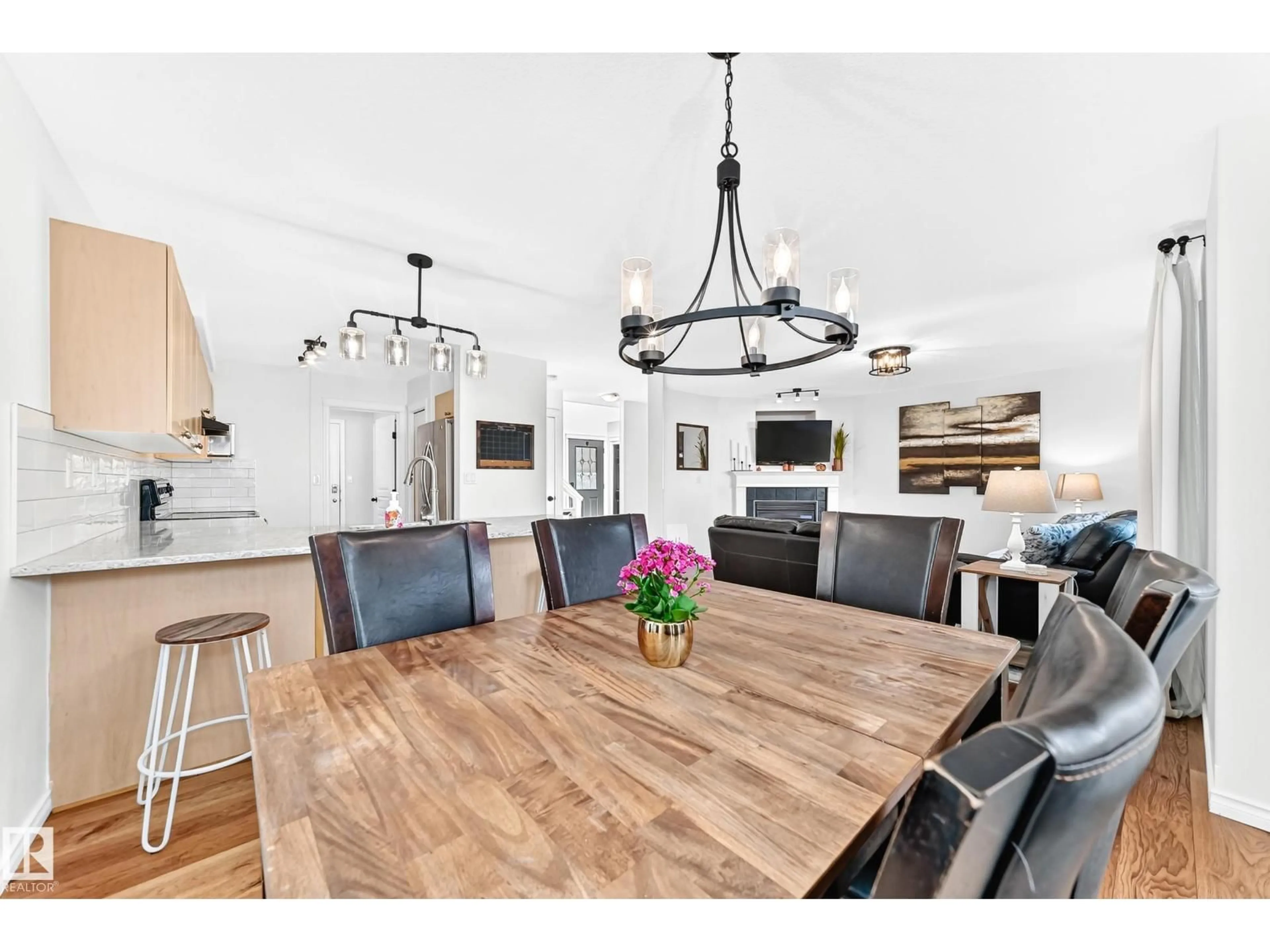 Open concept kitchen, wood/laminate floor for 86 EASTGATE WY, St. Albert Alberta T8N7K1