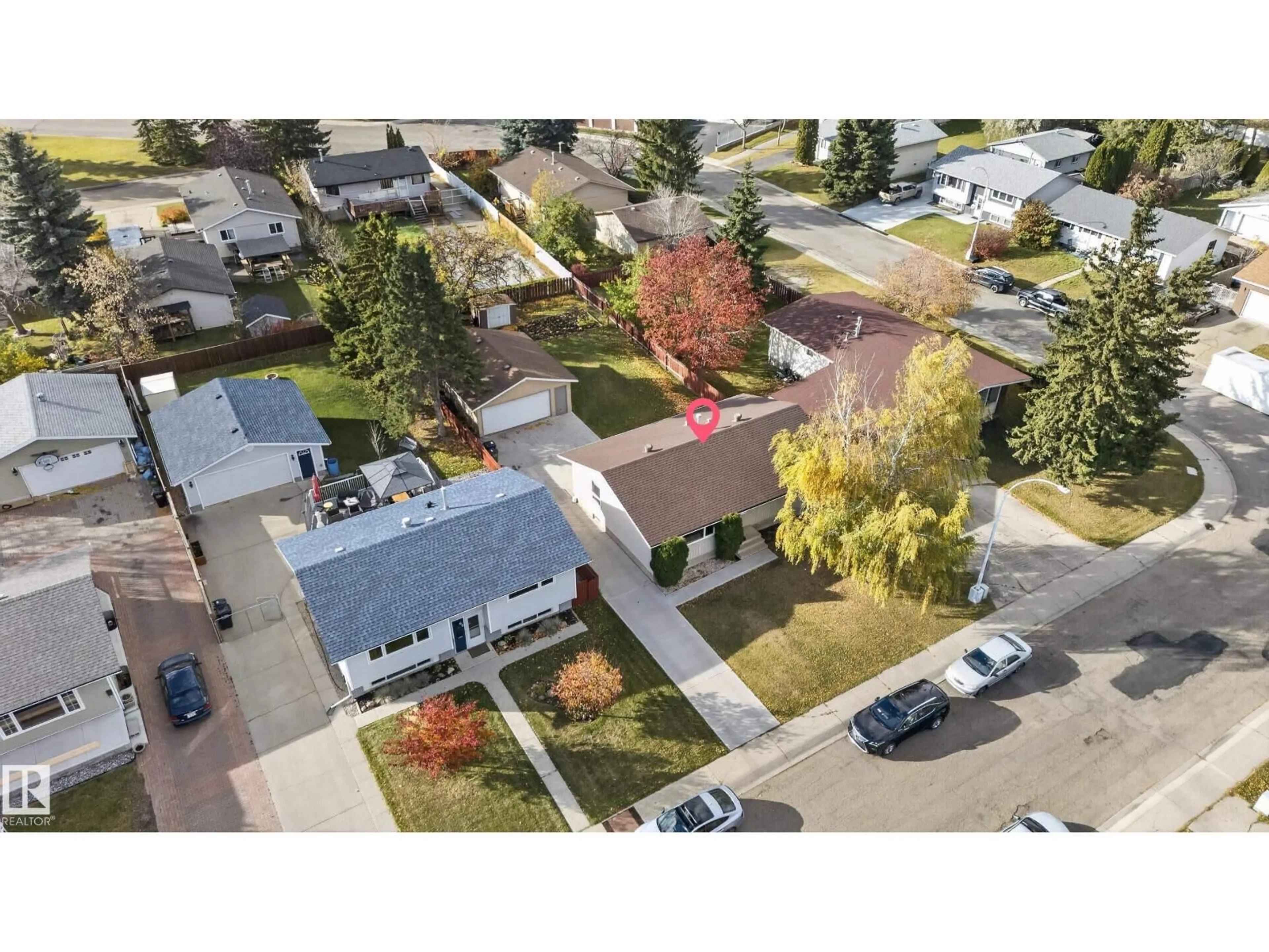 A pic from outside/outdoor area/front of a property/back of a property/a pic from drone, street for 67 HENRY AV, Edmonton Alberta T5A2X6