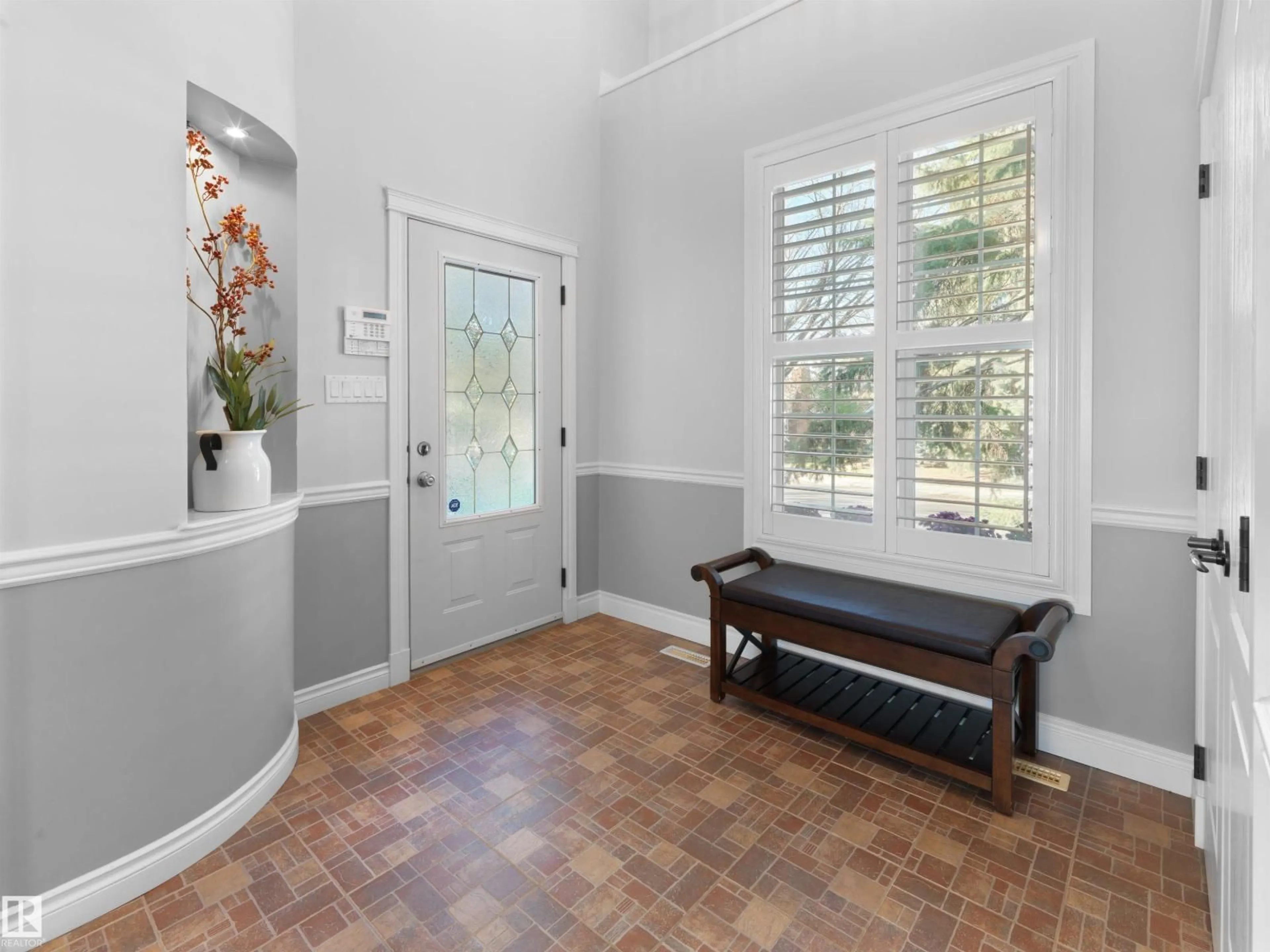 Indoor entryway for NW - 7117 119 ST, Edmonton Alberta T6G1V7