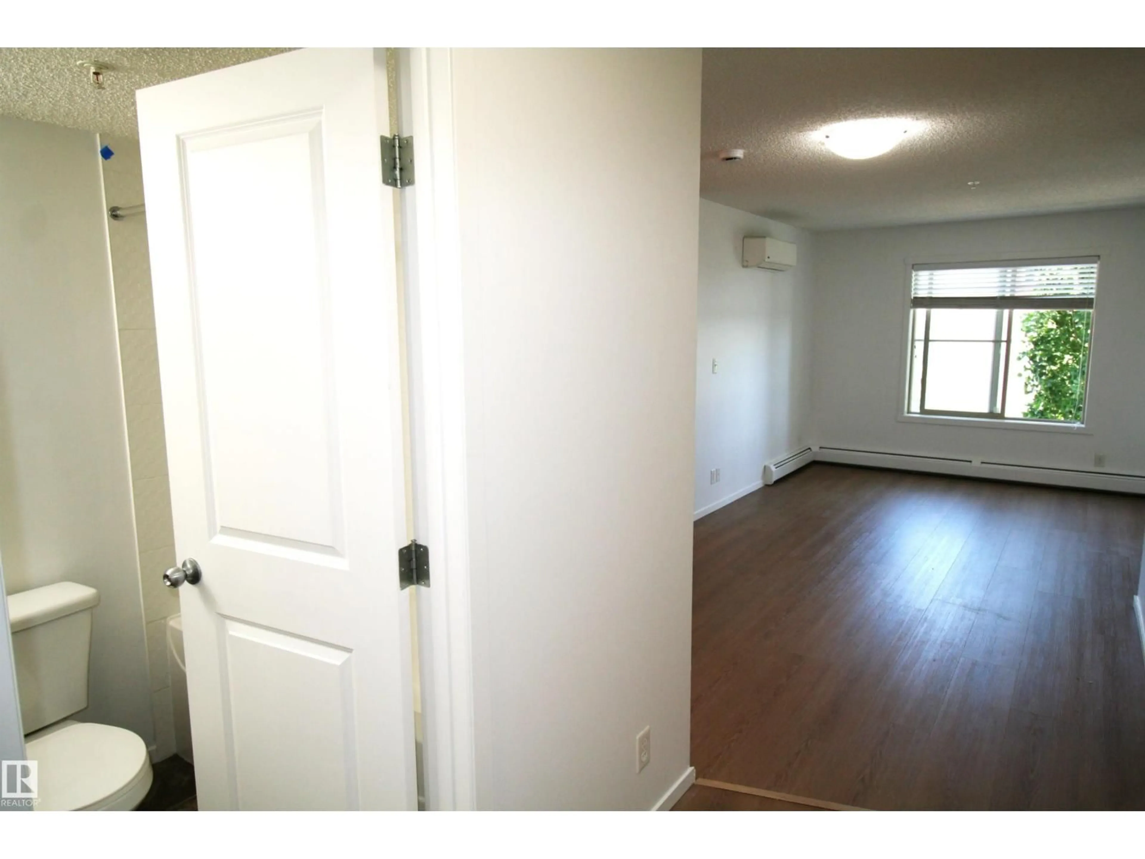 A pic of a room for 5810 - 316 MULLEN PL, Edmonton Alberta T6R0W3
