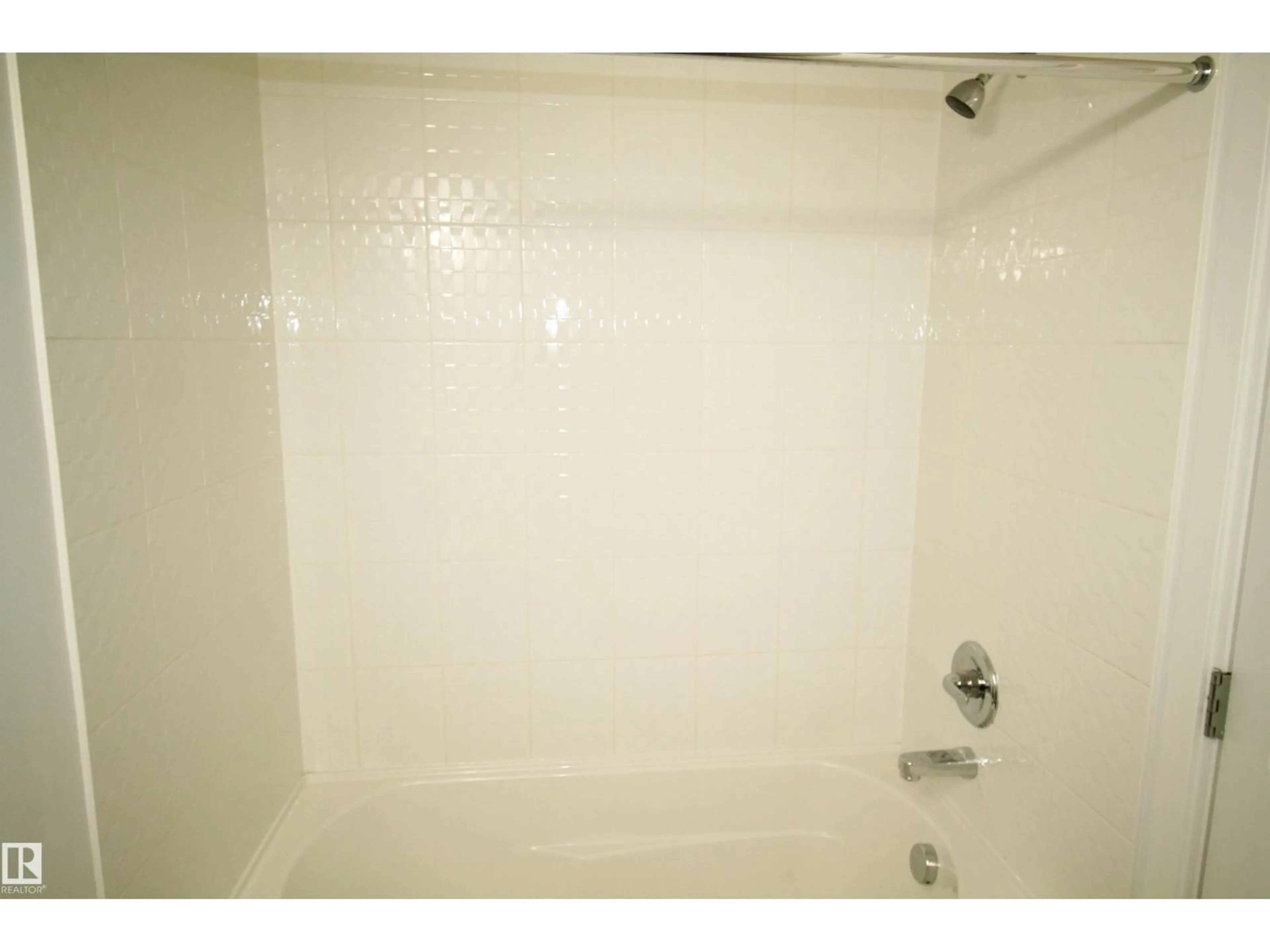Standard bathroom, ceramic/tile floor for 5810 - 316 MULLEN PL, Edmonton Alberta T6R0W3