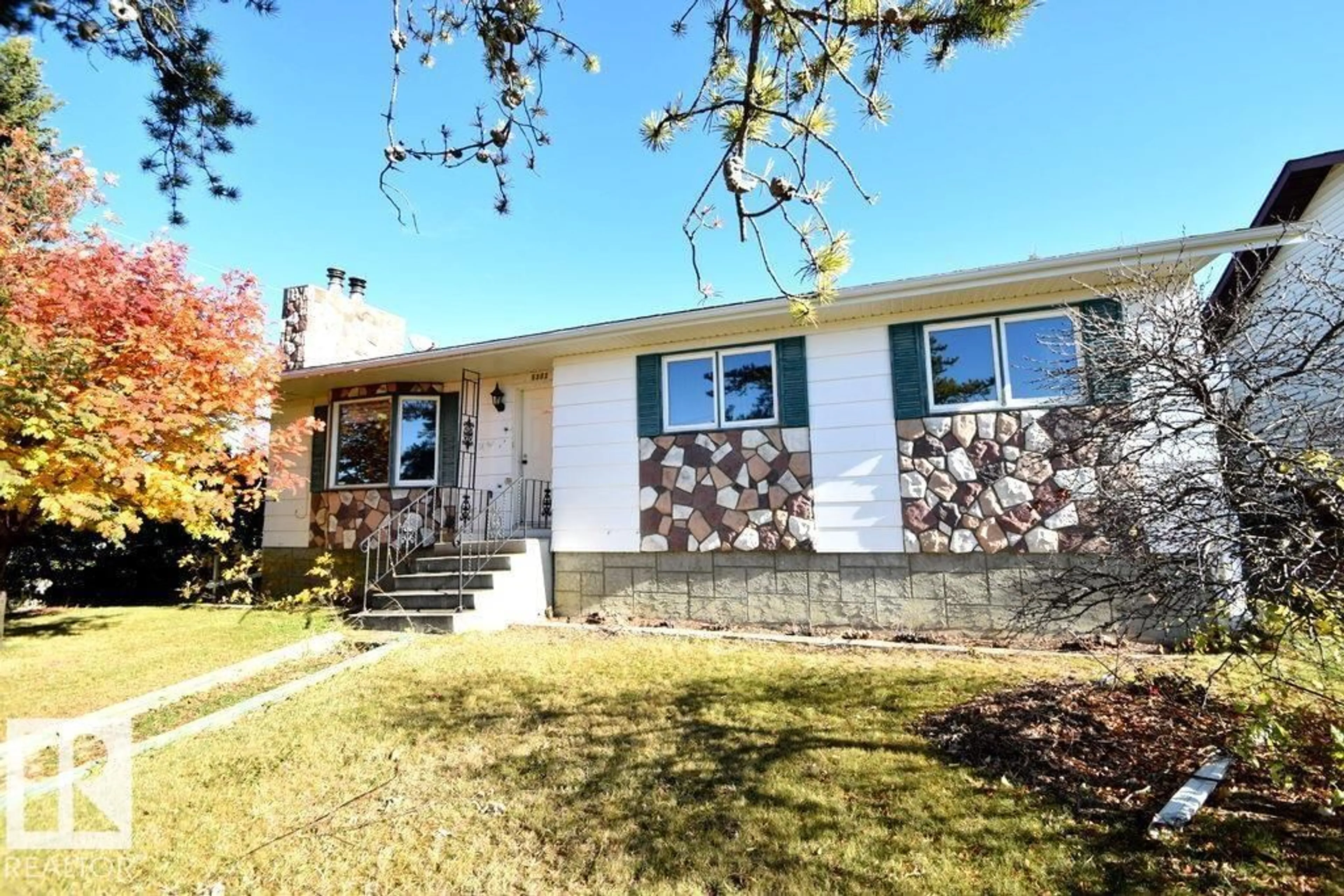 Home with vinyl exterior material, street for 5302 WILLOW DR, Boyle Alberta T0A0M0