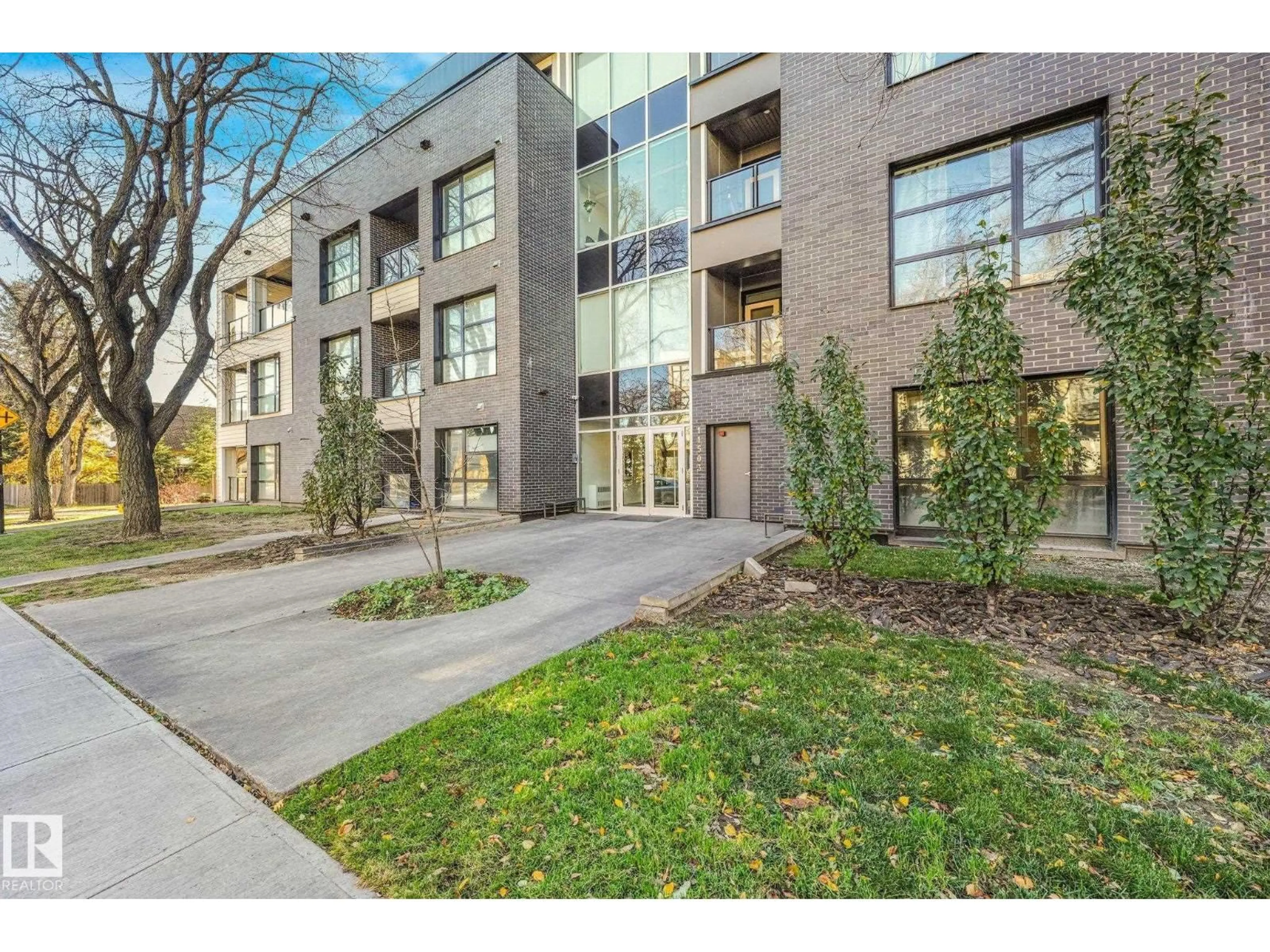 Unknown for 210 - 11503 76 AV, Edmonton Alberta T6G0K6
