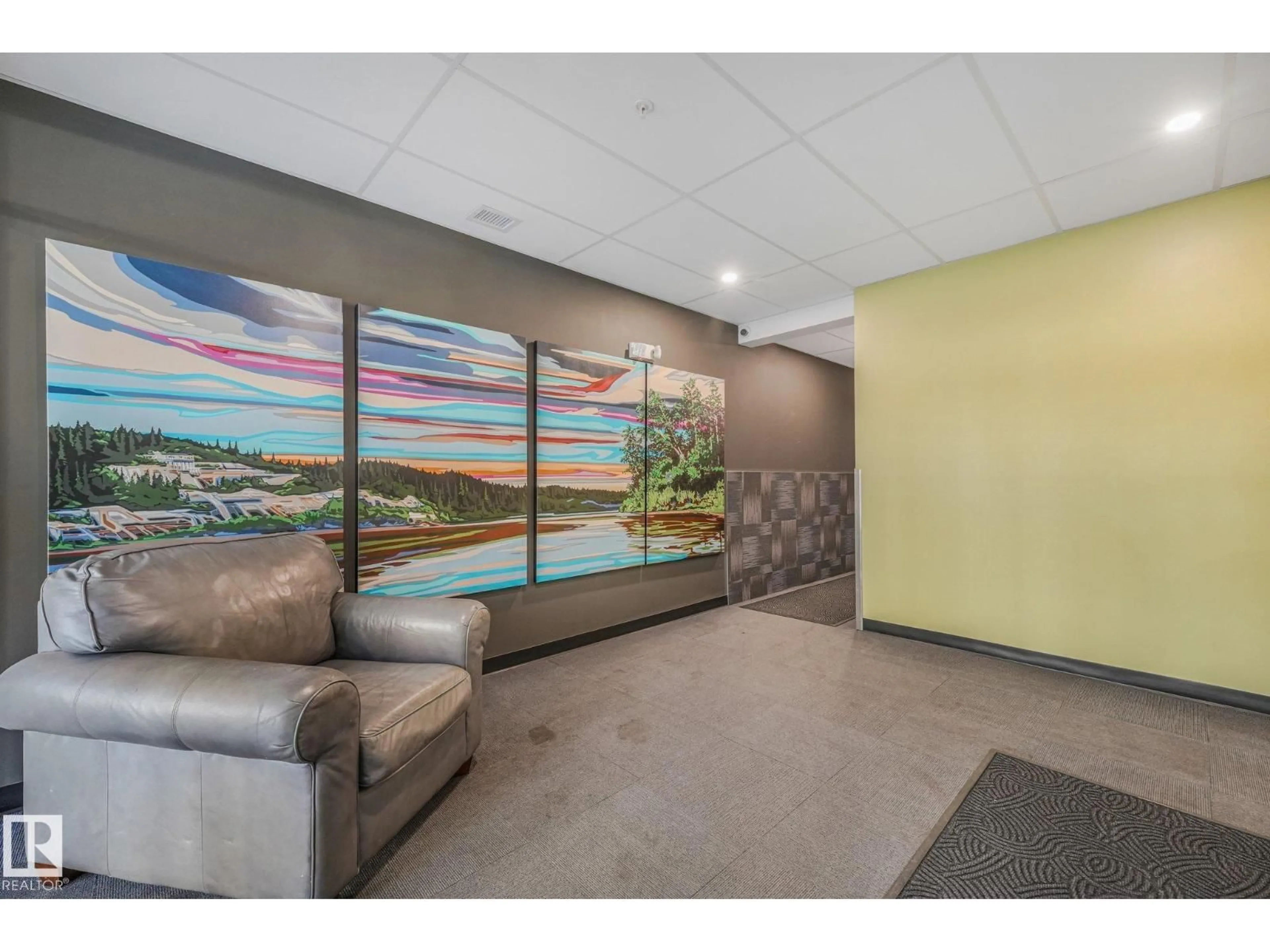 Lobby for 210 - 11503 76 AV, Edmonton Alberta T6G0K6
