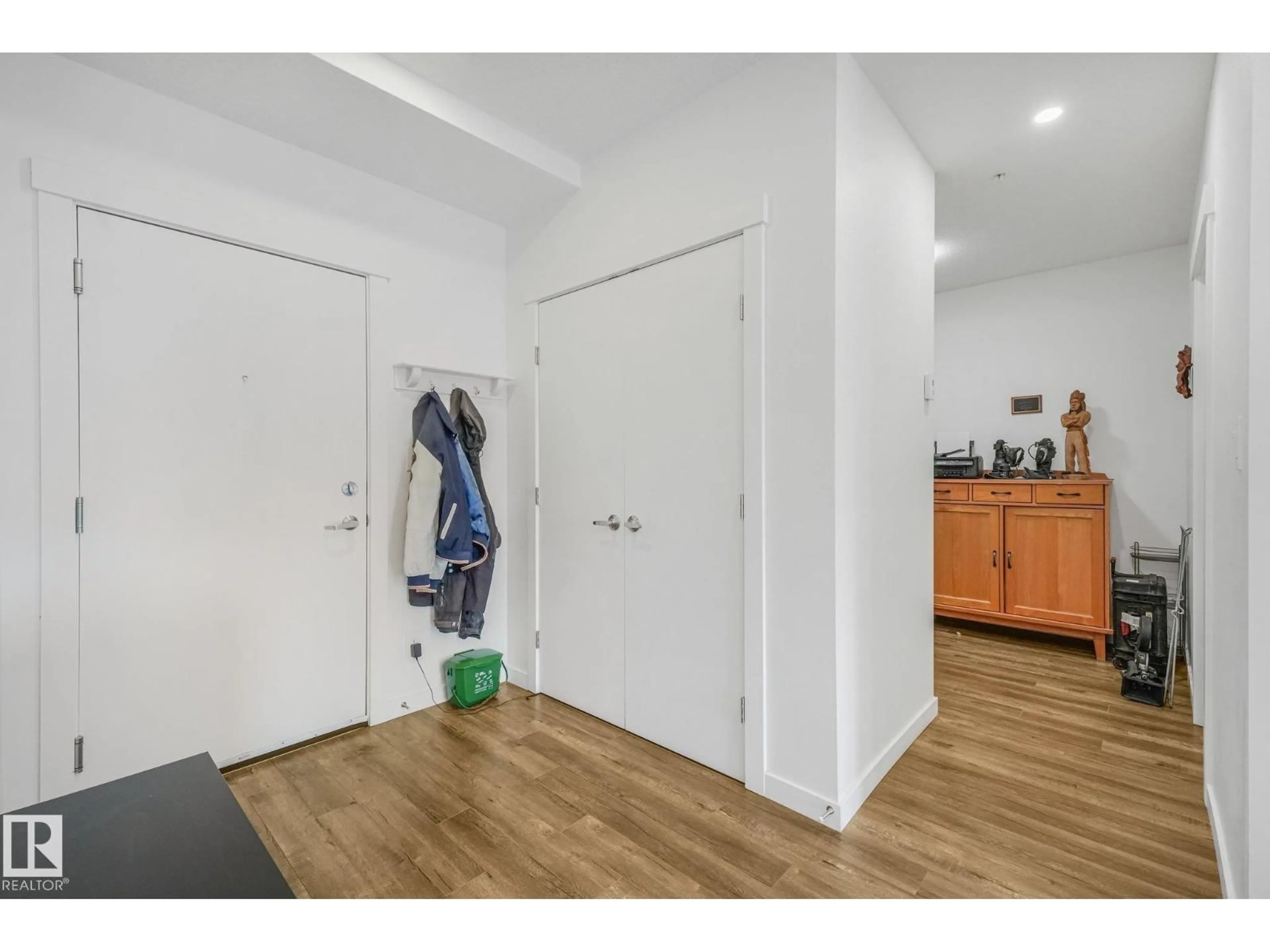 Unknown for 210 - 11503 76 AV, Edmonton Alberta T6G0K6