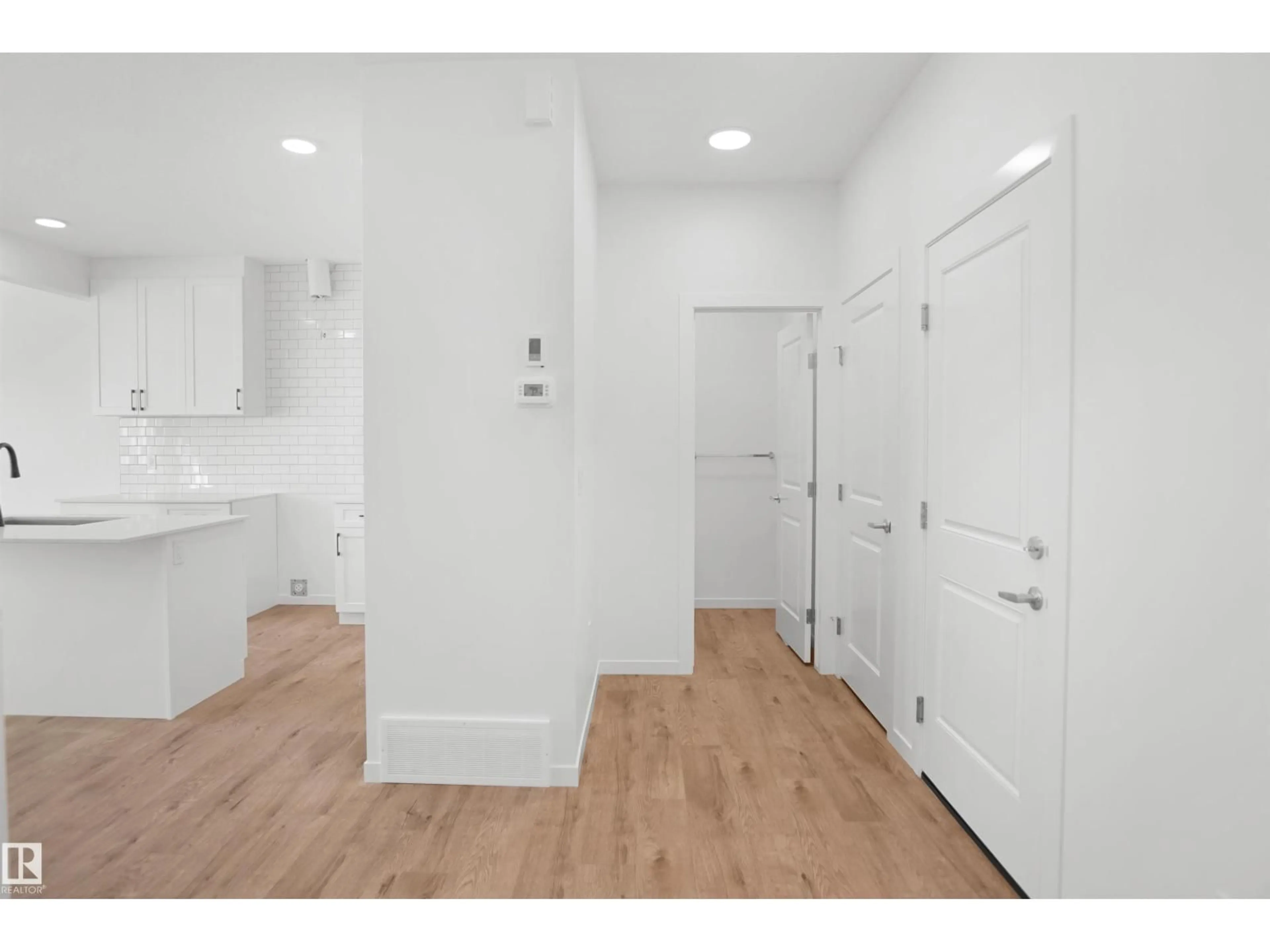 Unknown for 3336 GRANVILLE DR, Edmonton Alberta T5T7Z3