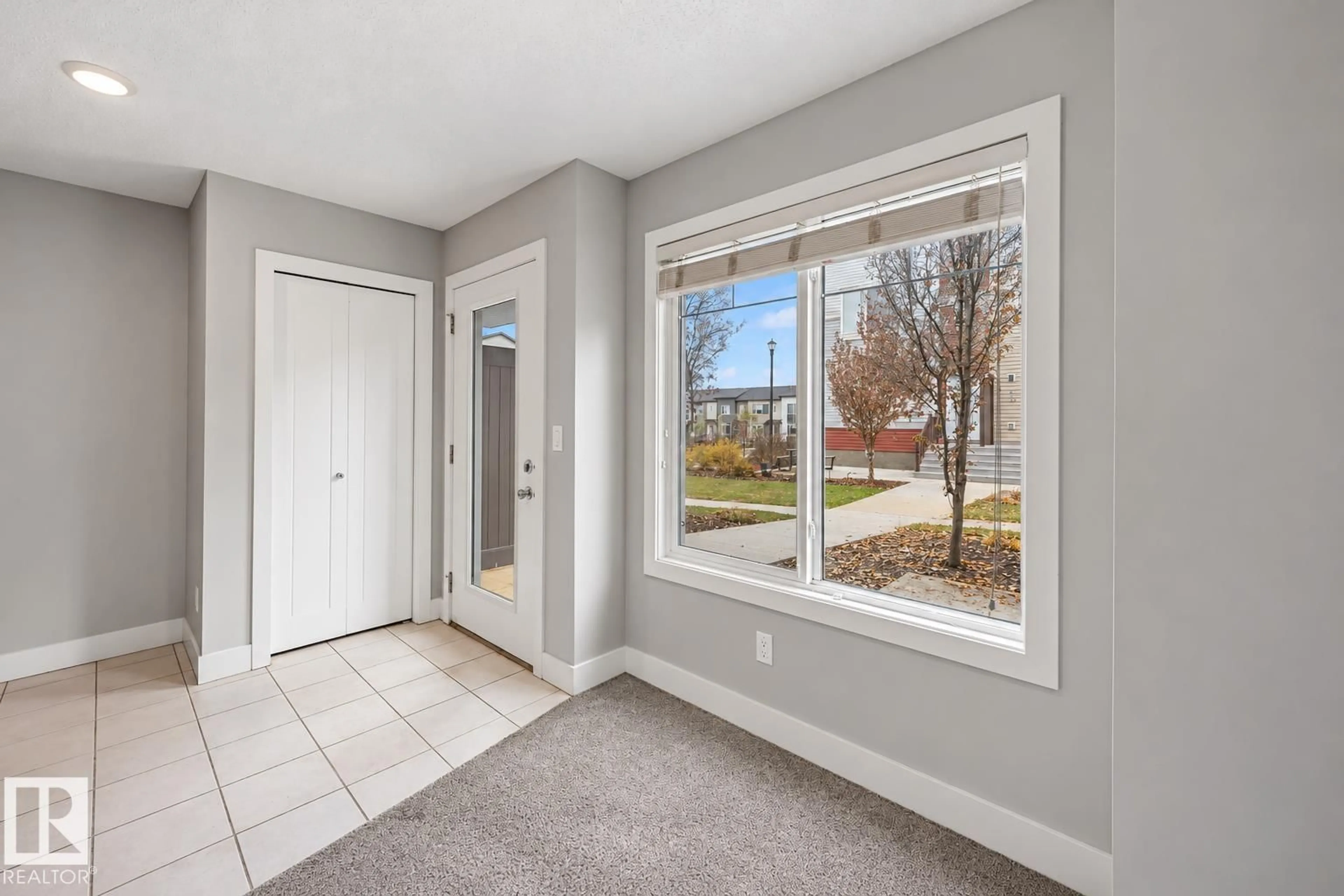 Indoor entryway for 804 - 30 WELSH DR, Edmonton Alberta T6X1Y8