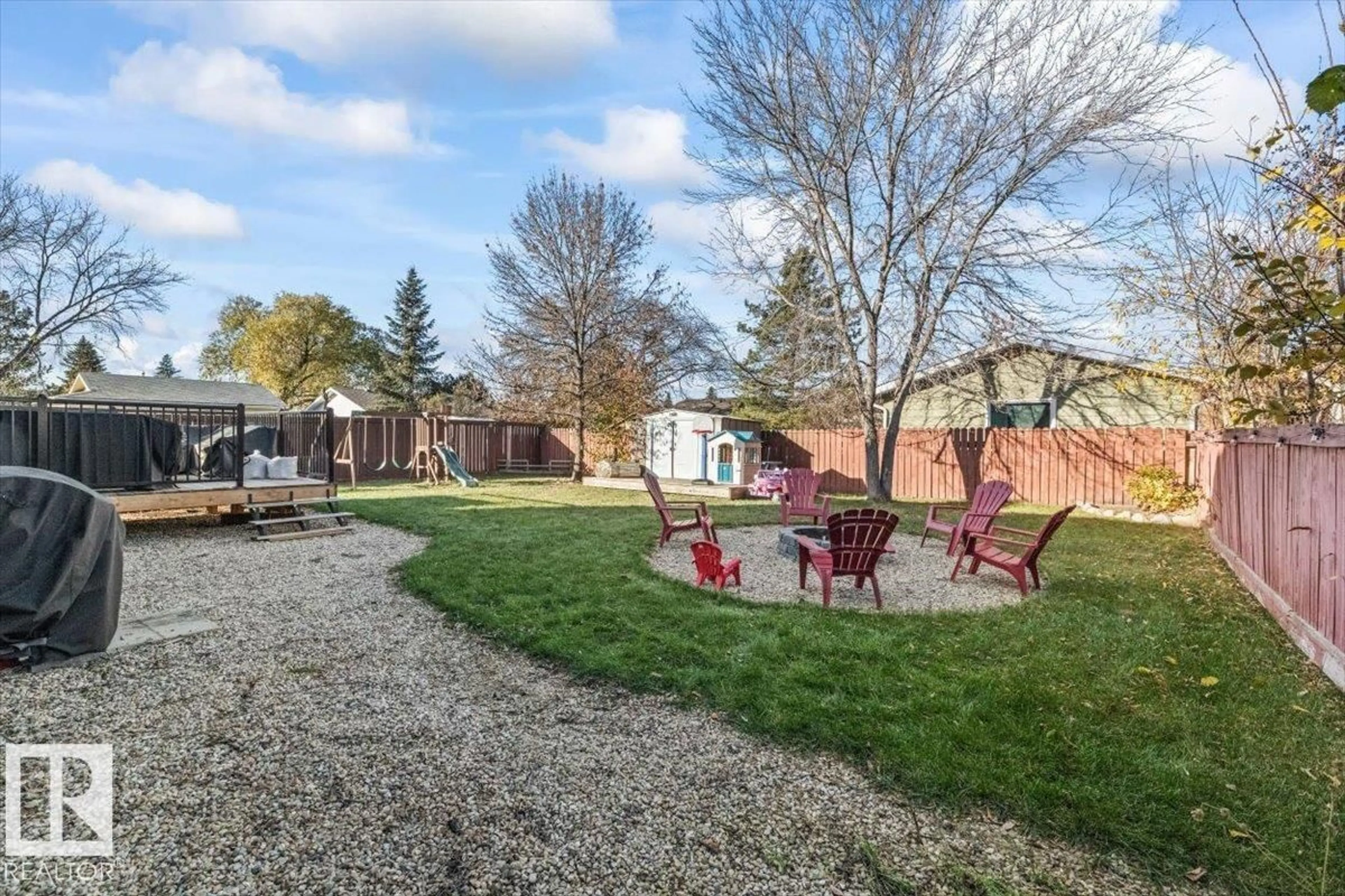 Patio, street for 4310 39 AV, Leduc Alberta T9E4X6