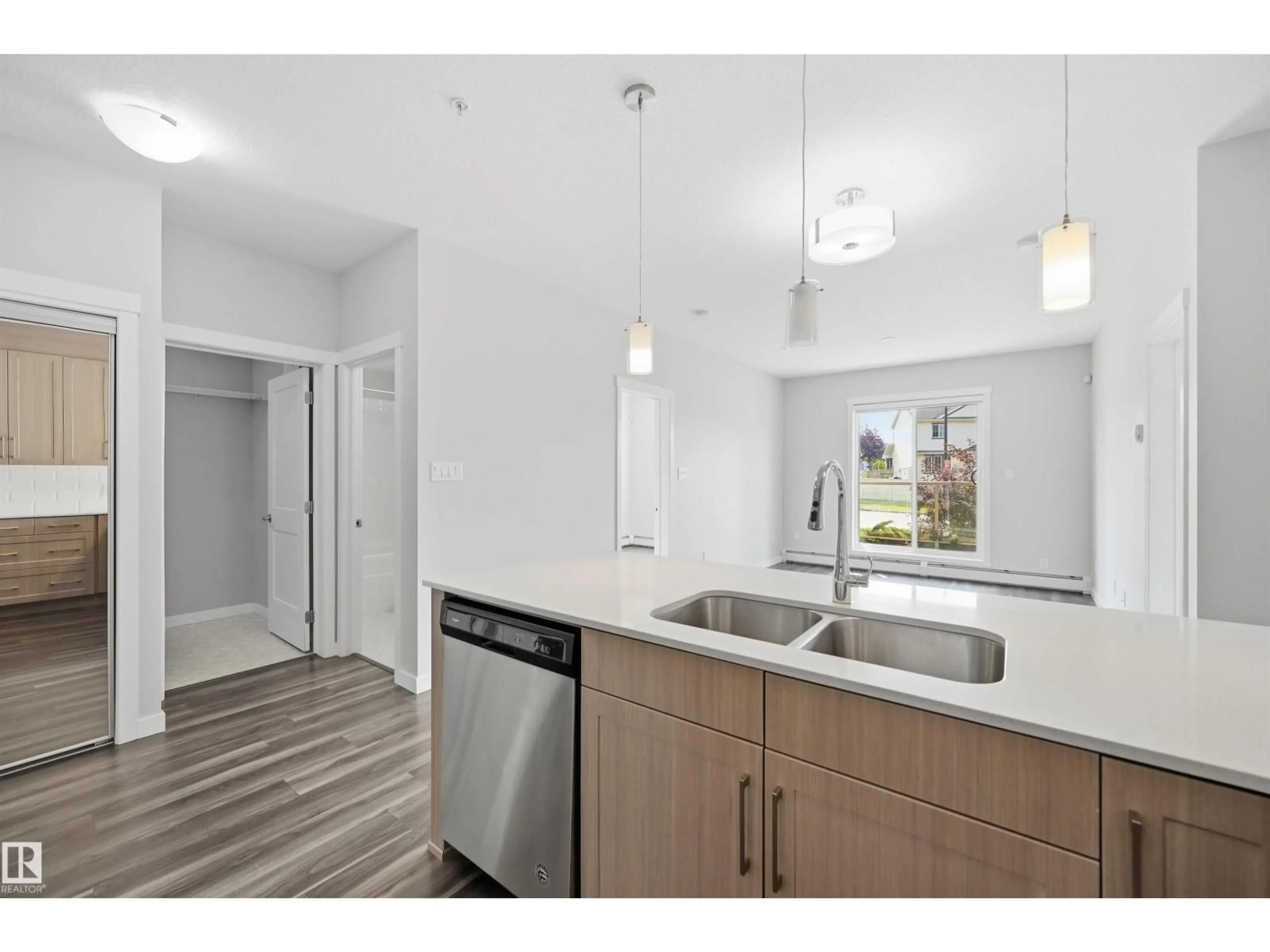 Standard kitchen, unknown for 117 WELSH DR, Edmonton Alberta T6X1Y7
